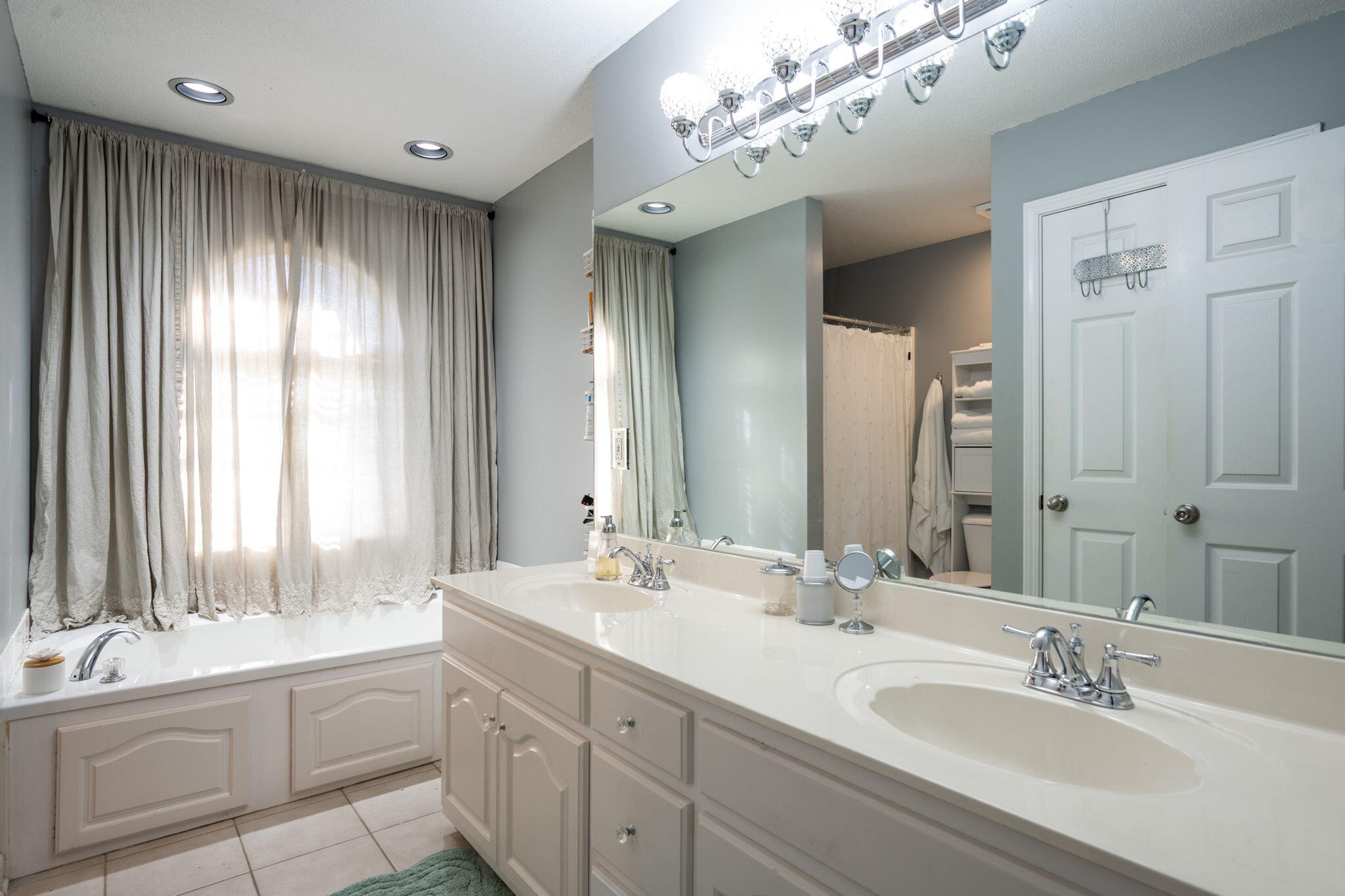 605 Black Oak Drive, Unit 119