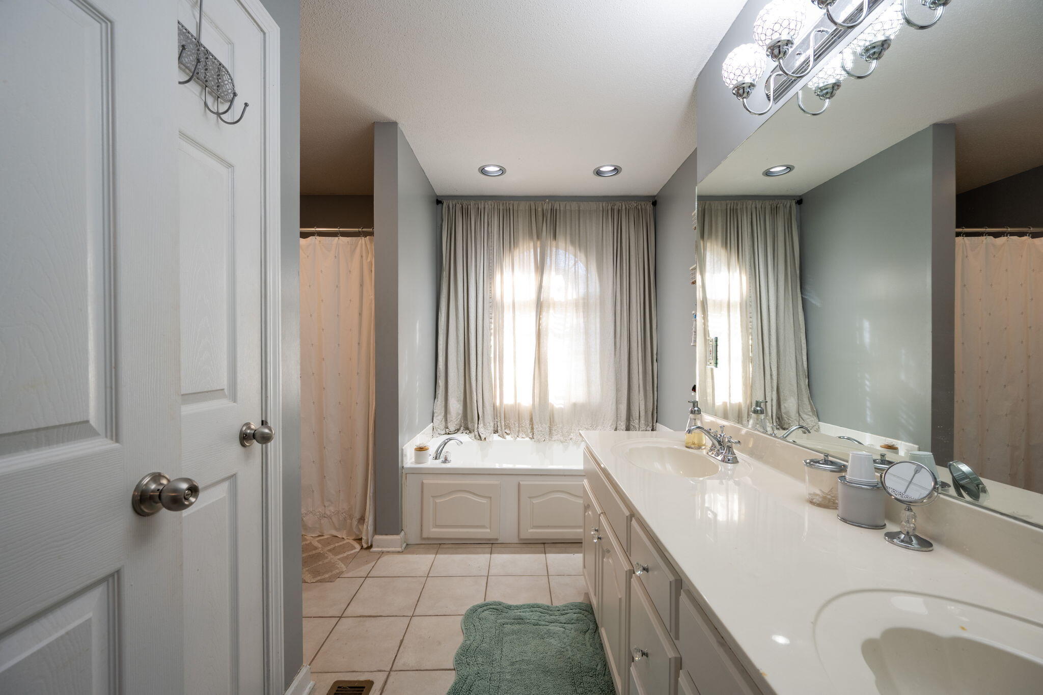 605 Black Oak Drive, Unit 119