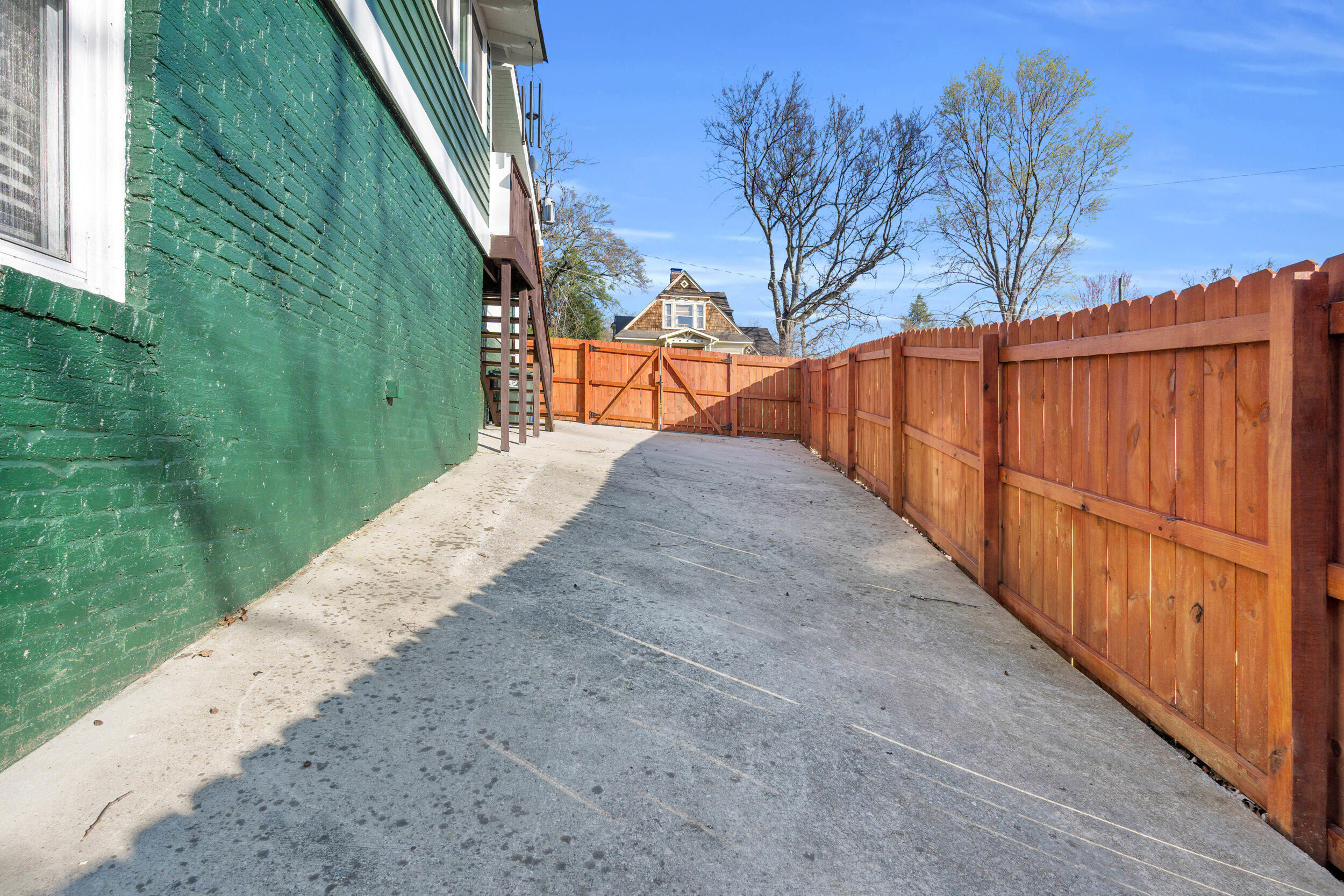 606 Orr Street