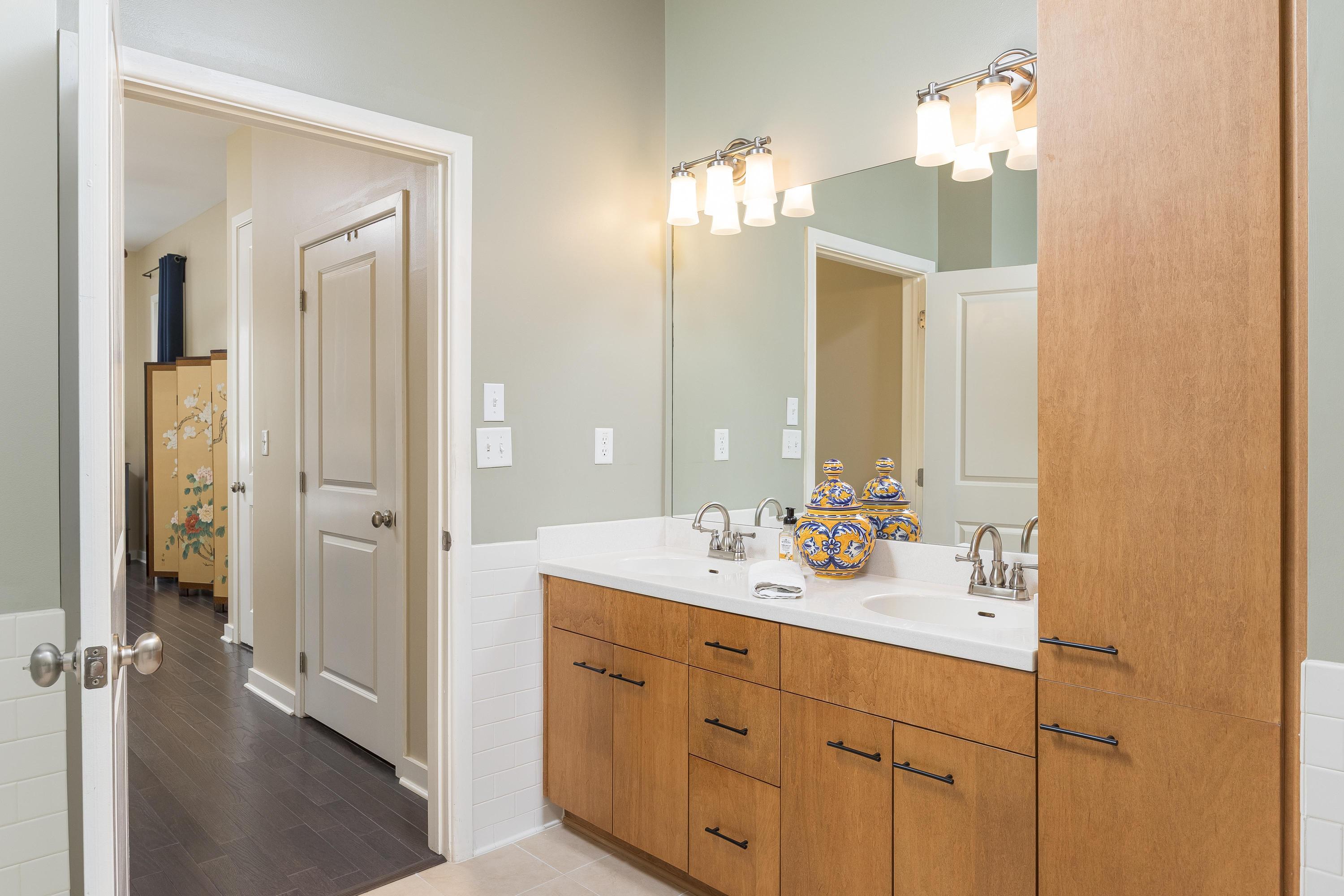 200 Manufacturers Road, Apt 241