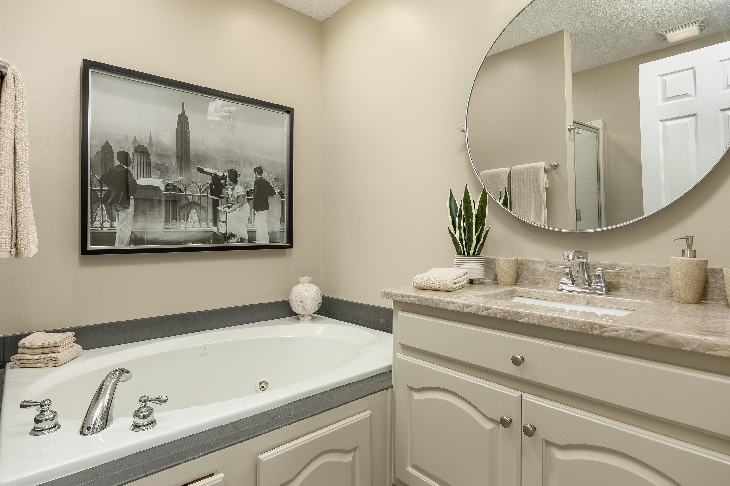 2205 Old Ivy Way, Apt 23