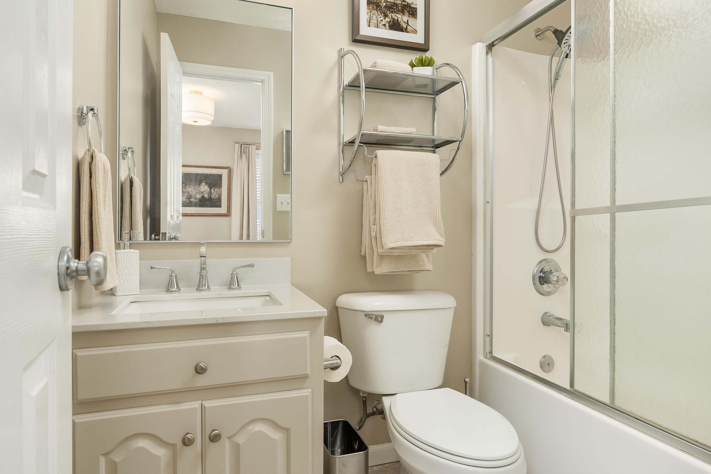2205 Old Ivy Way, Apt 23