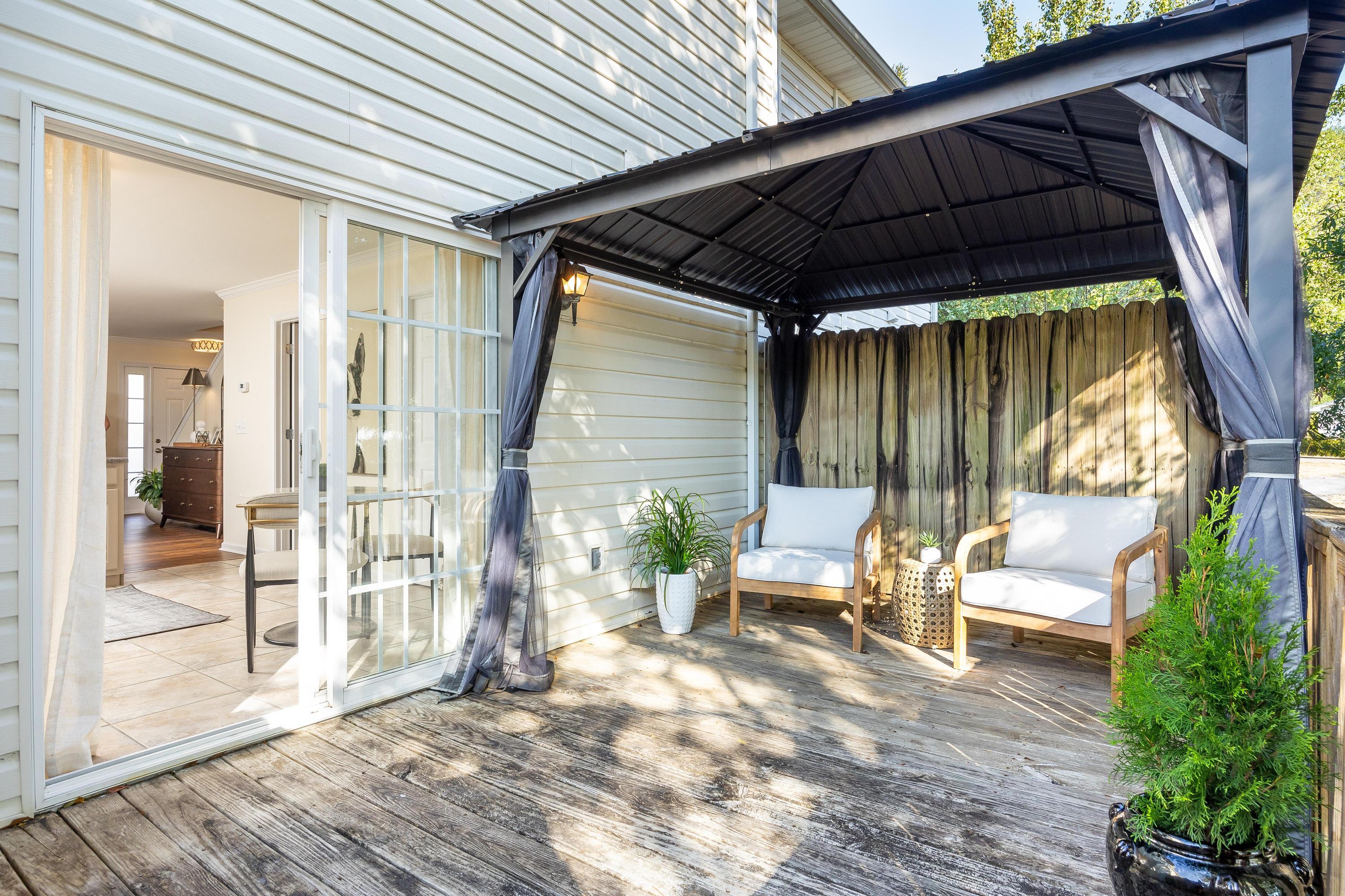 2205 Old Ivy Way, Apt 23