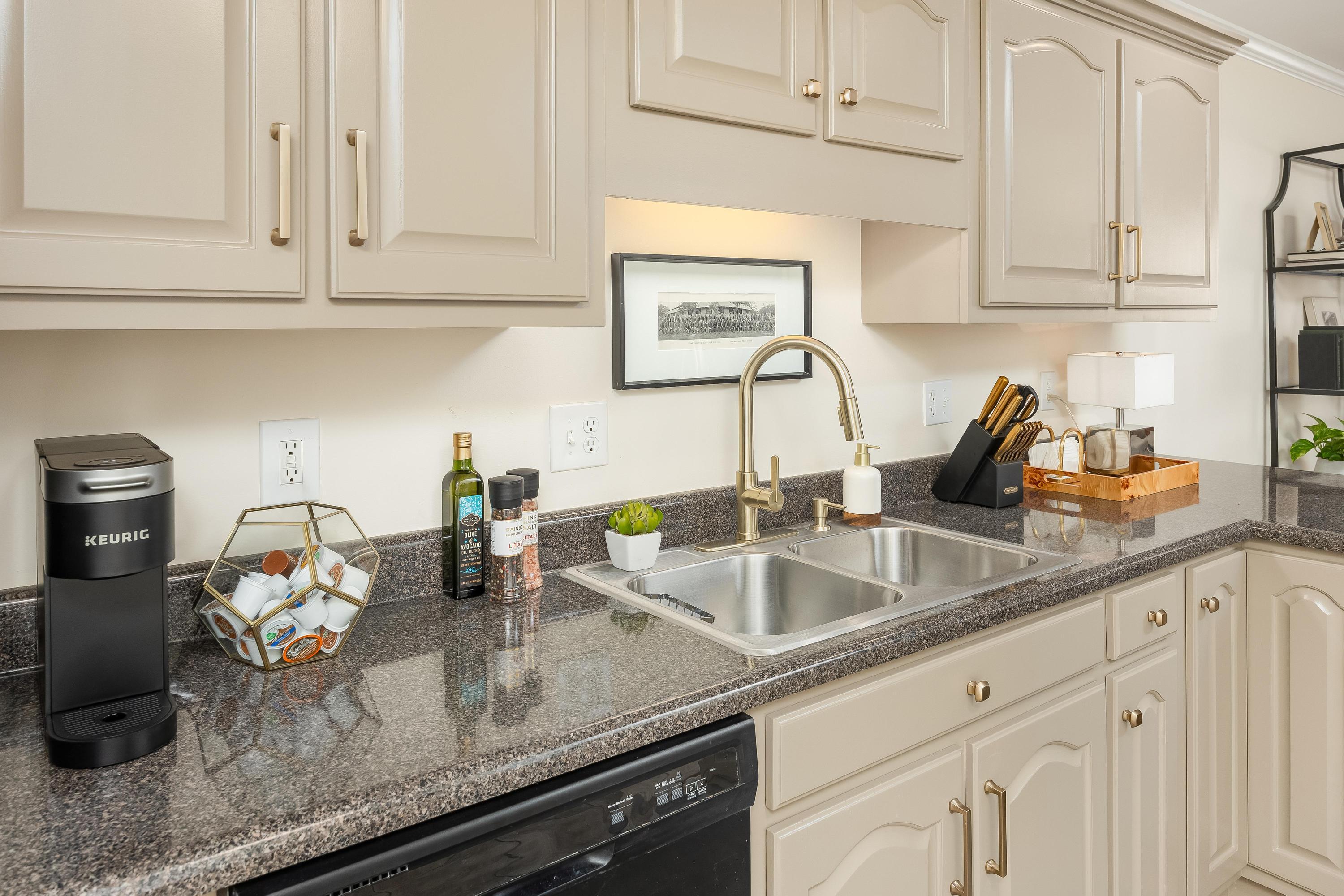 2205 Old Ivy Way, Apt 23