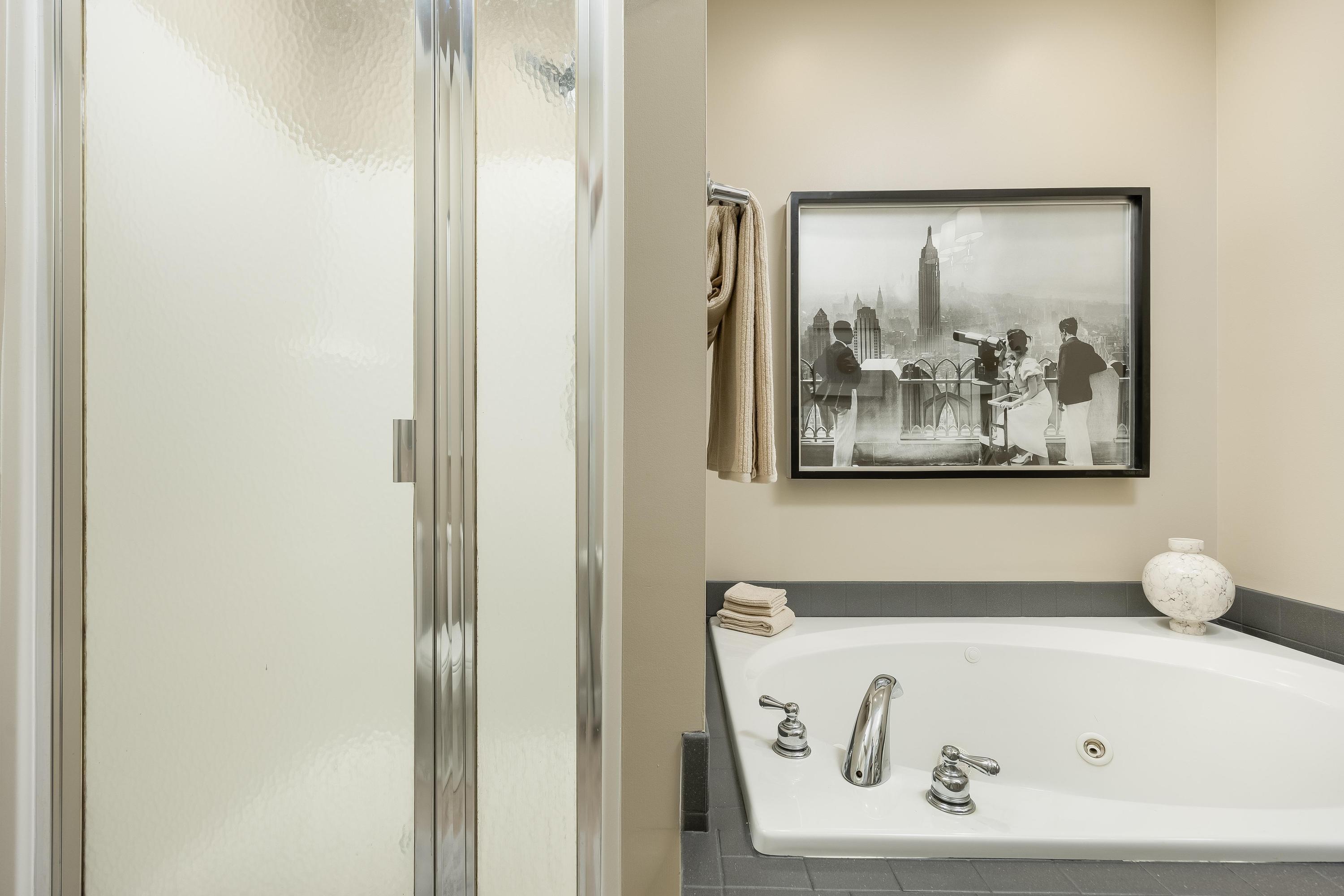 2205 Old Ivy Way, Apt 23