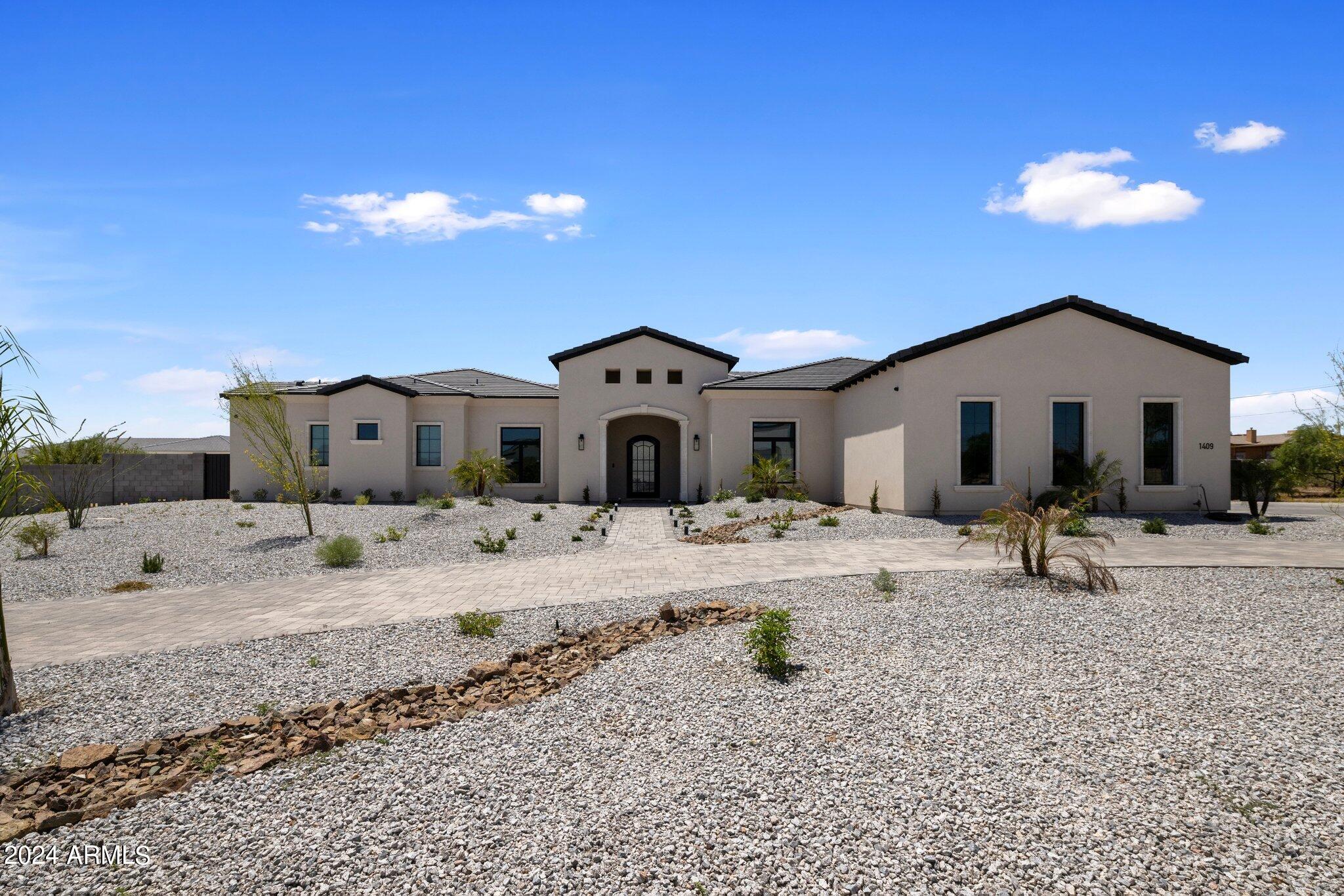 1409 E COYOTE WASH Drive