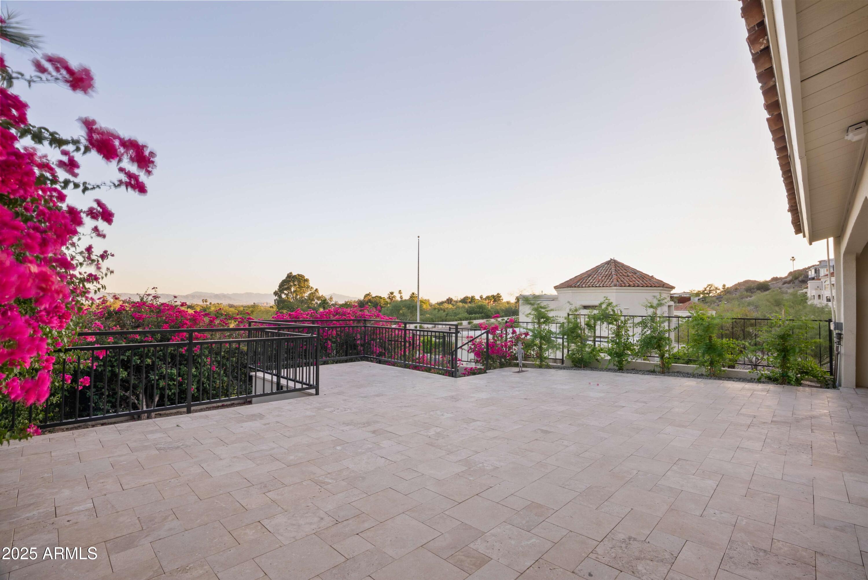3800 E LINCOLN Drive, 31
