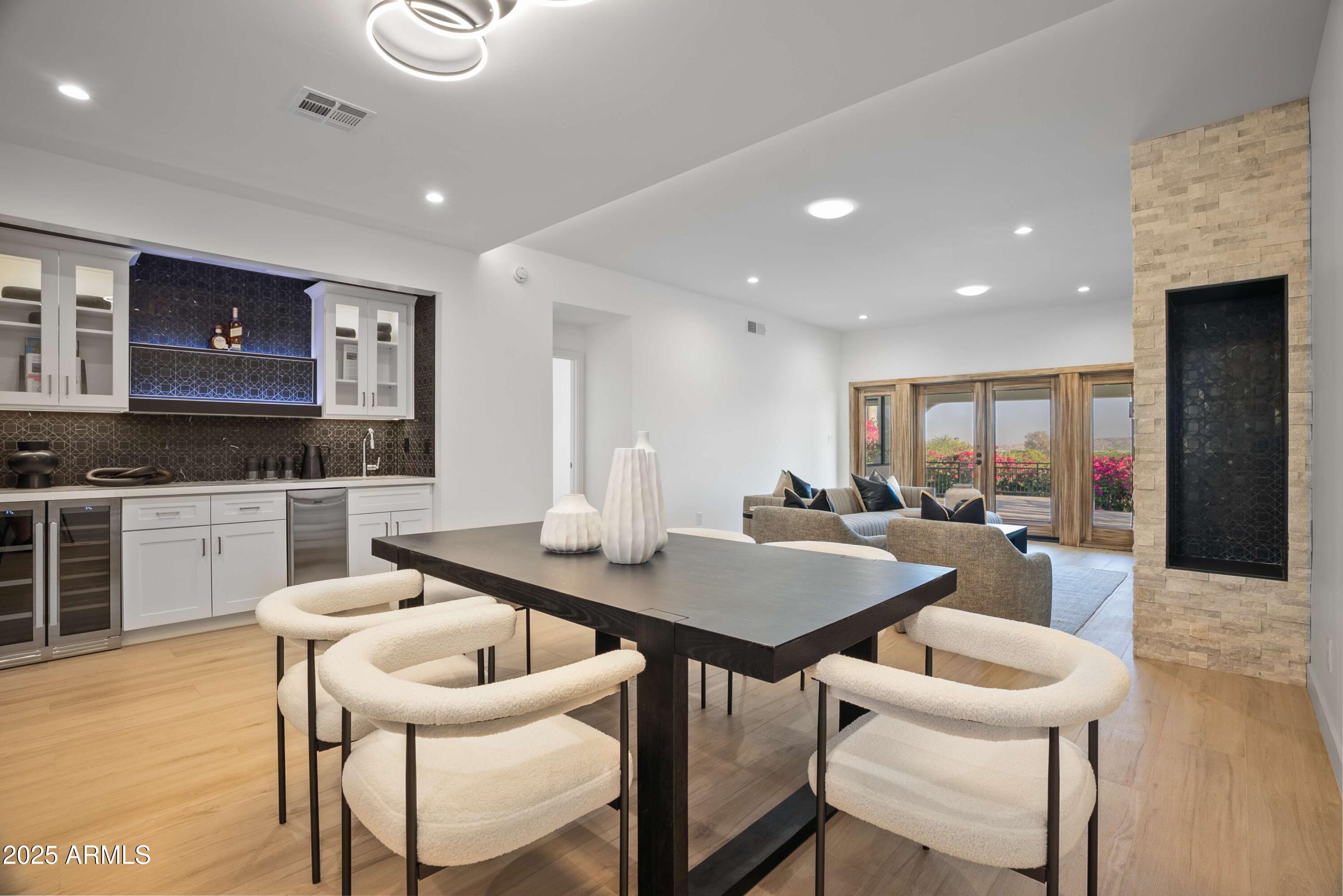 3800 E LINCOLN Drive, 31