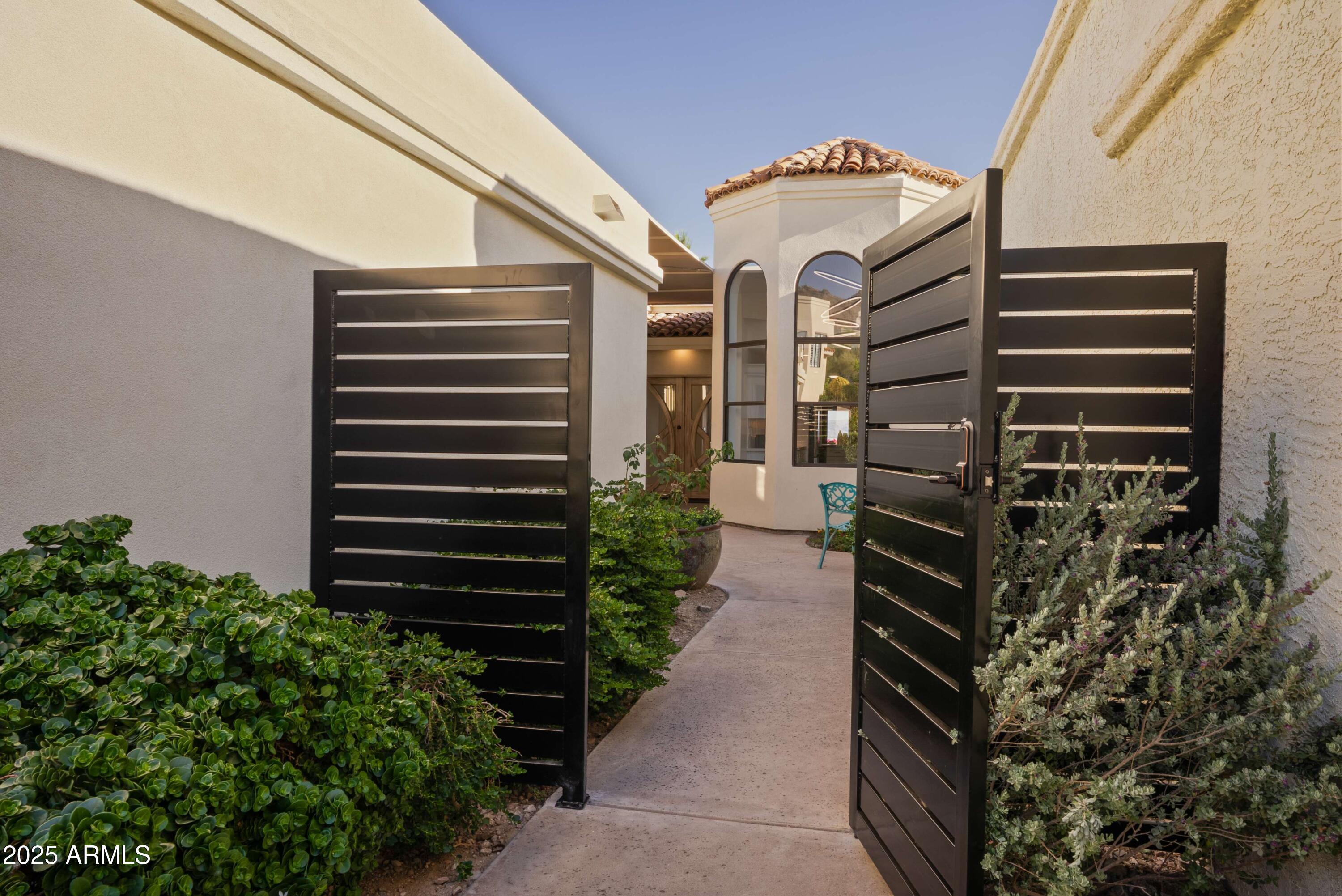 3800 E LINCOLN Drive, 31