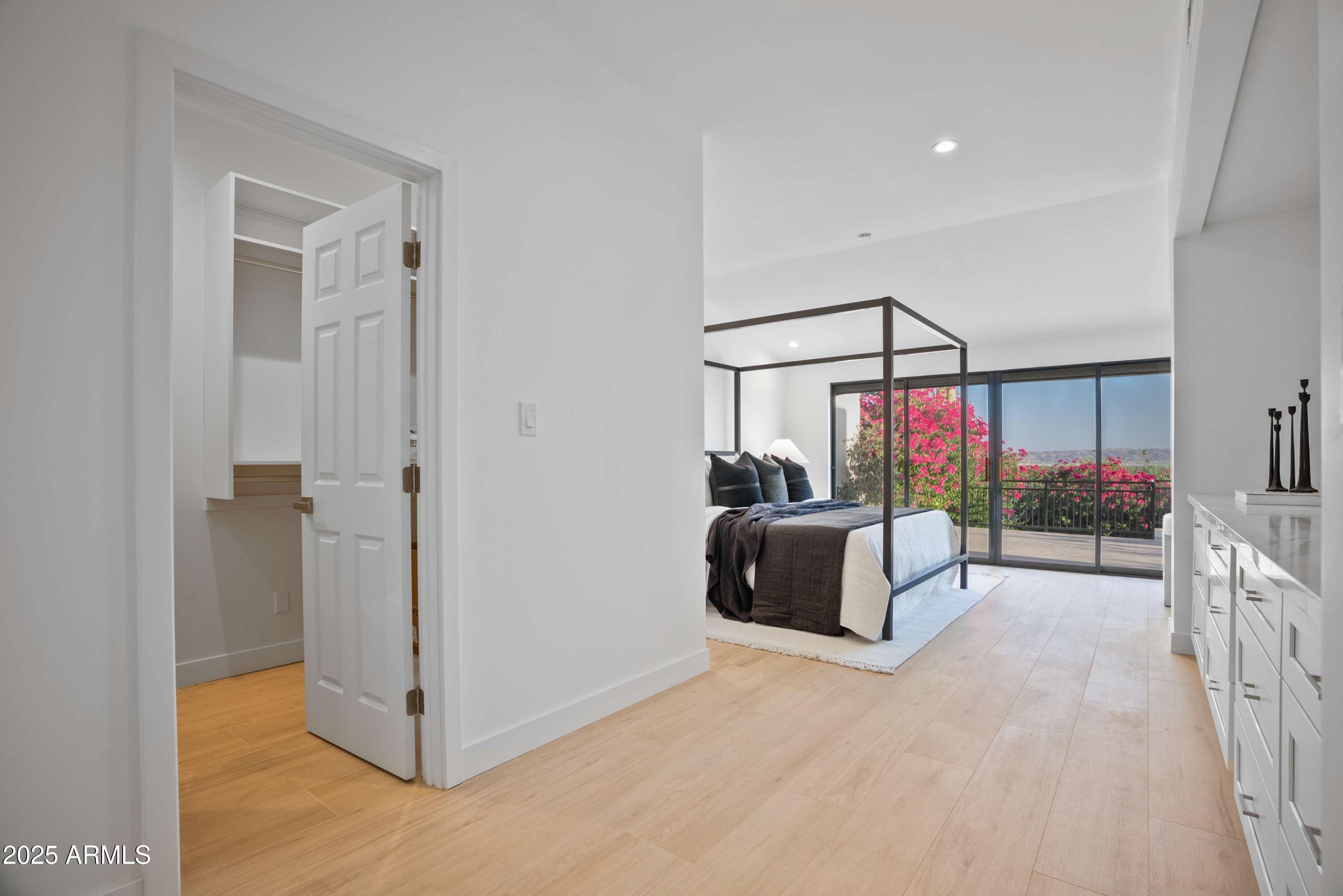 3800 E LINCOLN Drive, 31