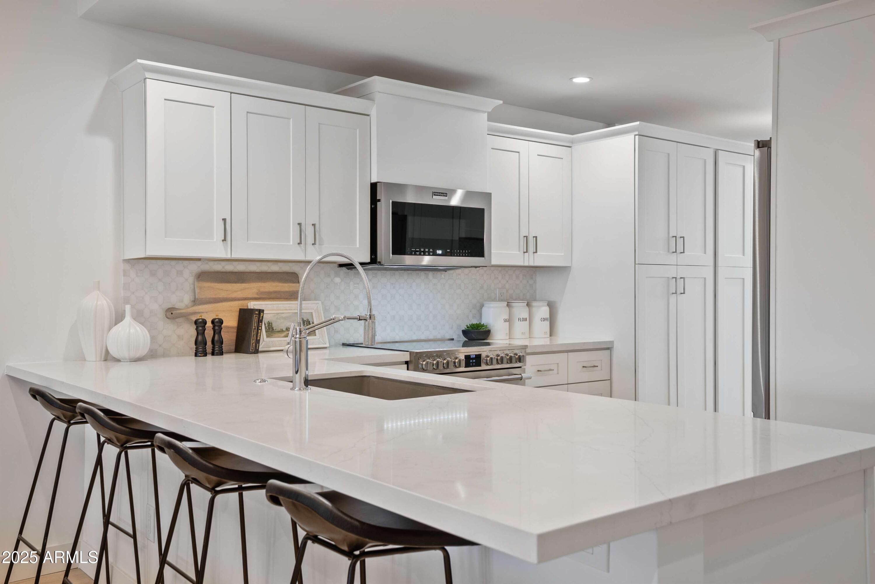 3800 E LINCOLN Drive, 31