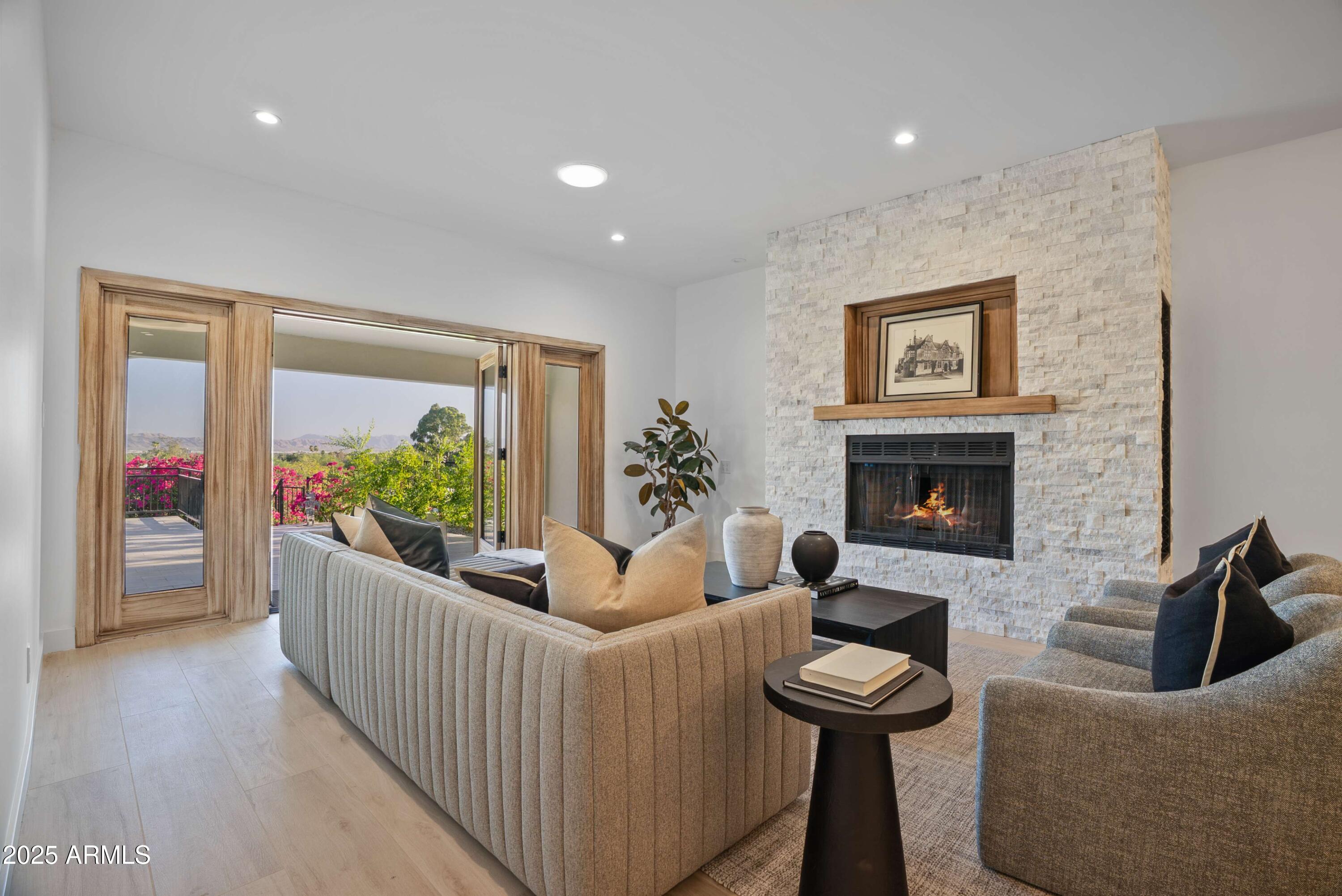 3800 E LINCOLN Drive, 31