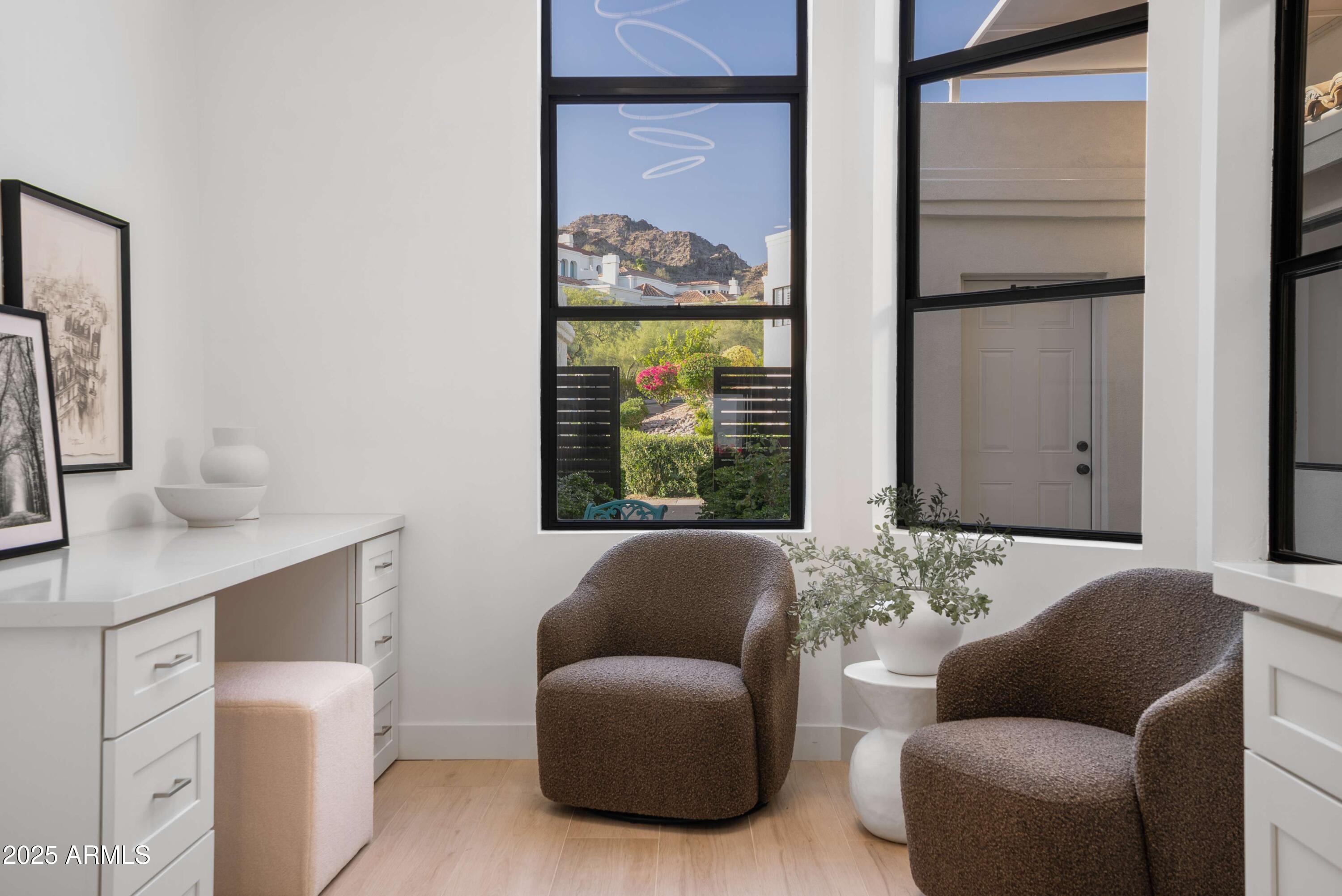 3800 E LINCOLN Drive, 31