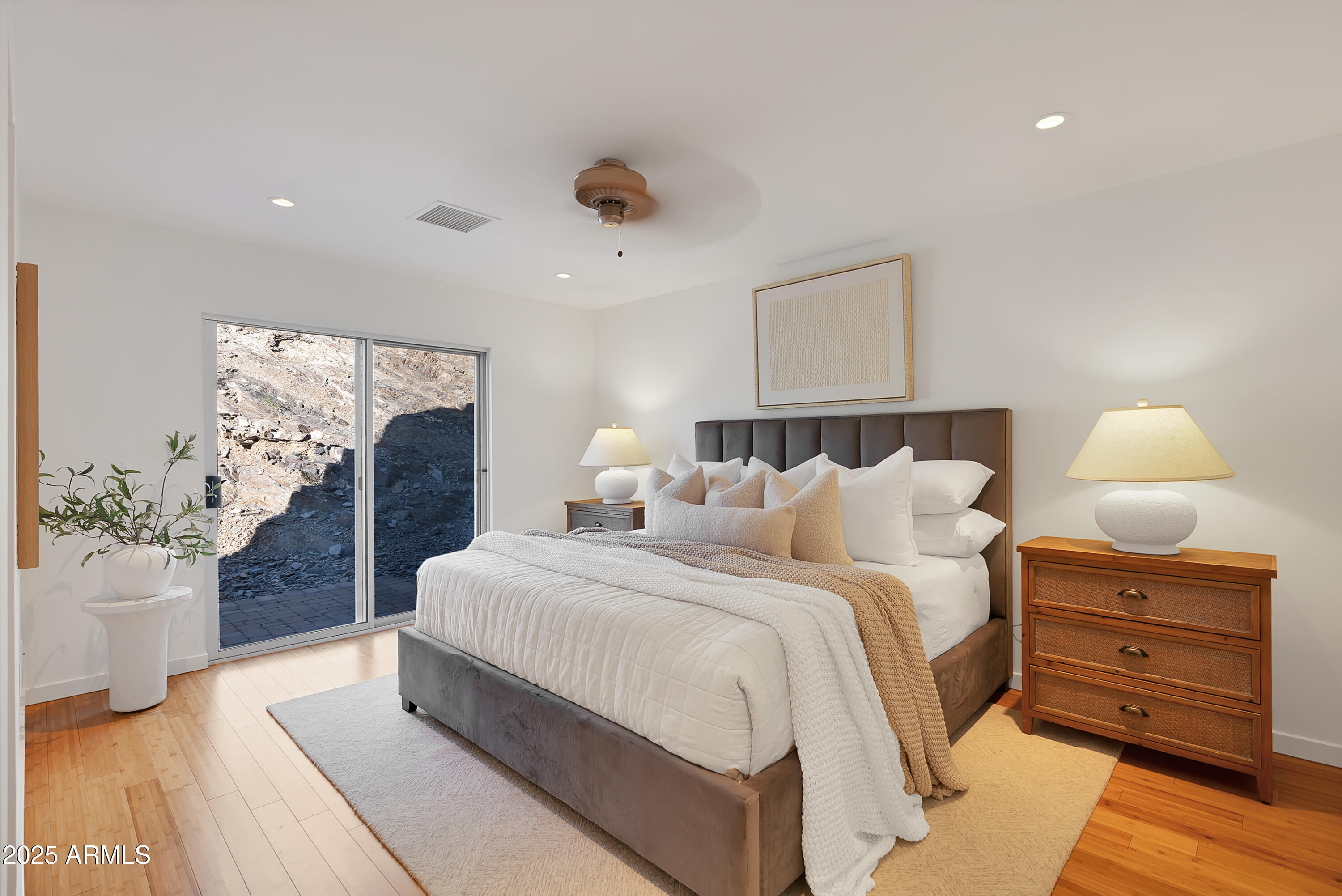 2208 E BELMONT Avenue