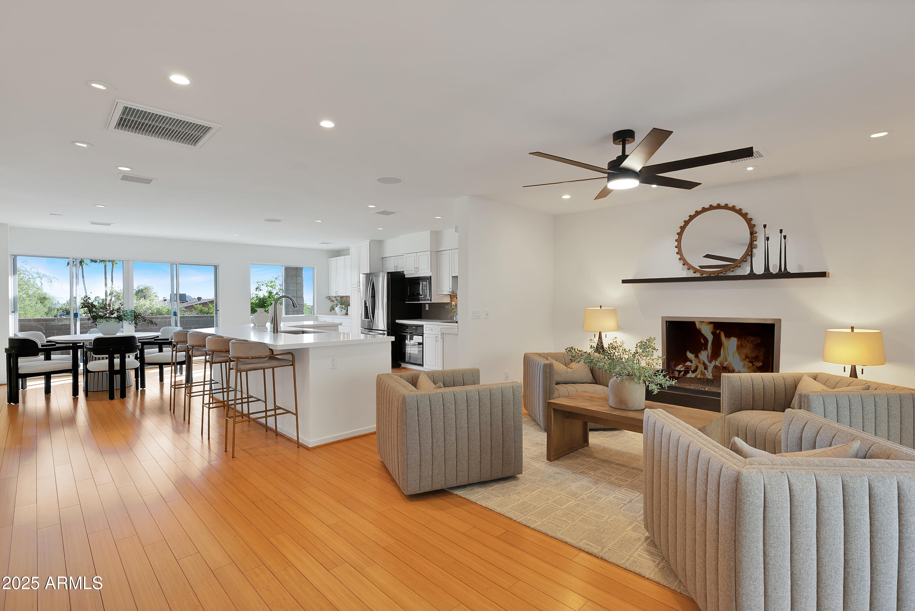 2208 E BELMONT Avenue