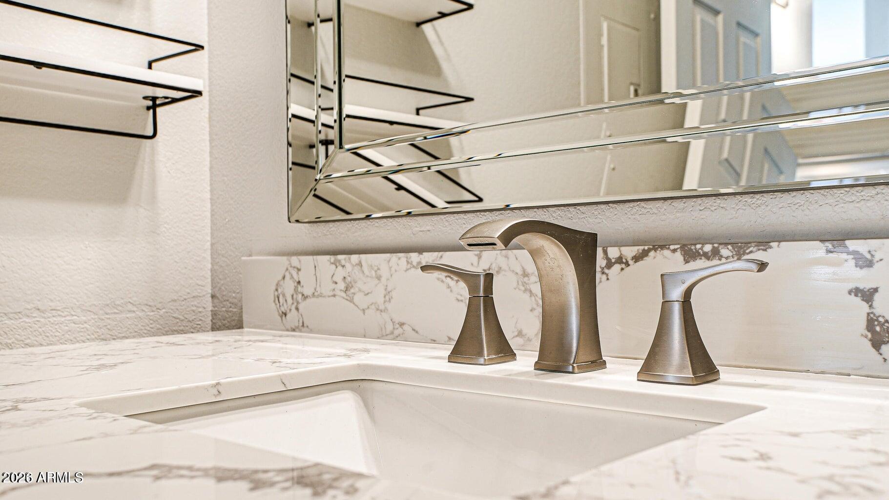 750 E NORTHERN Avenue 2080