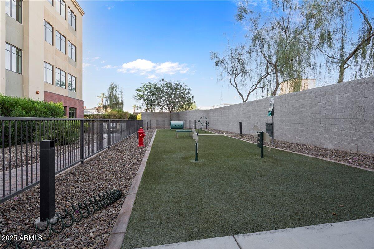 6166 N SCOTTSDALE Road B2001