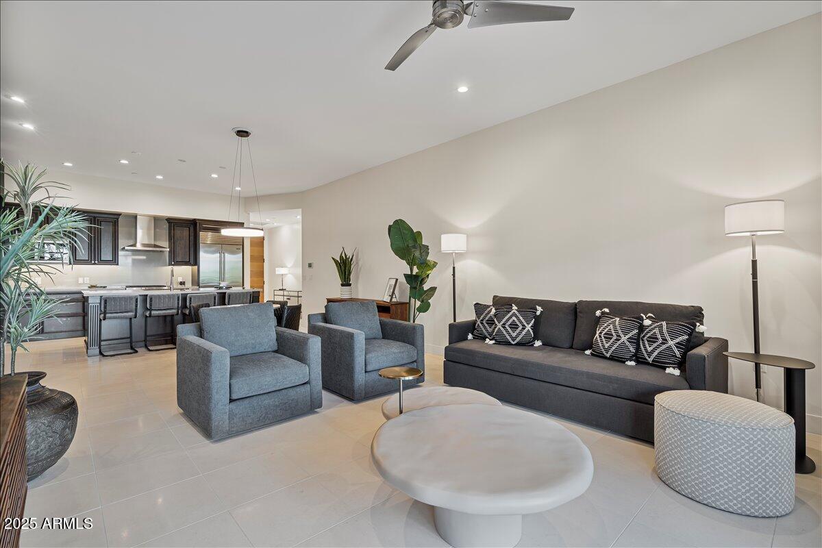 6166 N SCOTTSDALE Road B2001