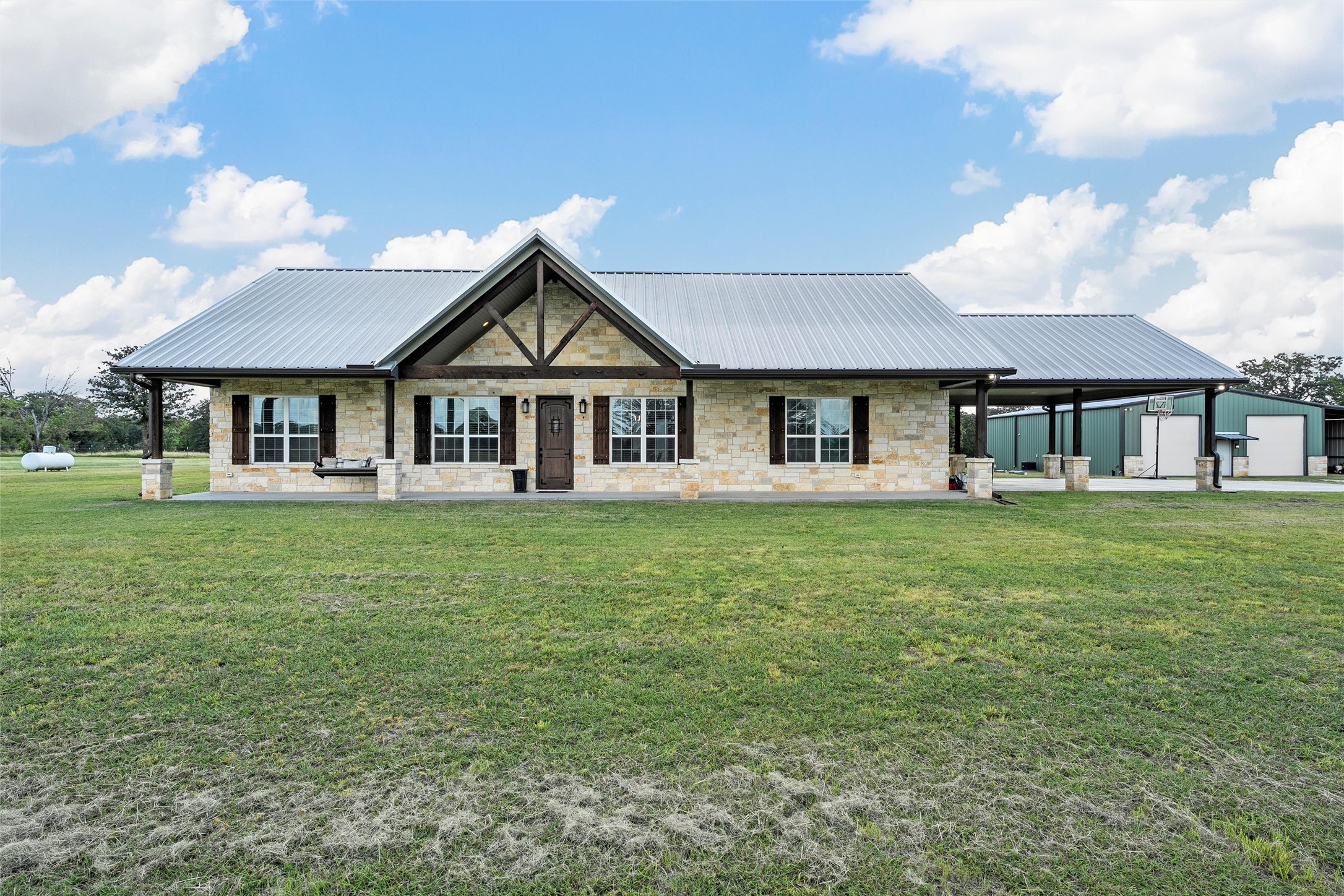 438 S Pleasant Hill Road