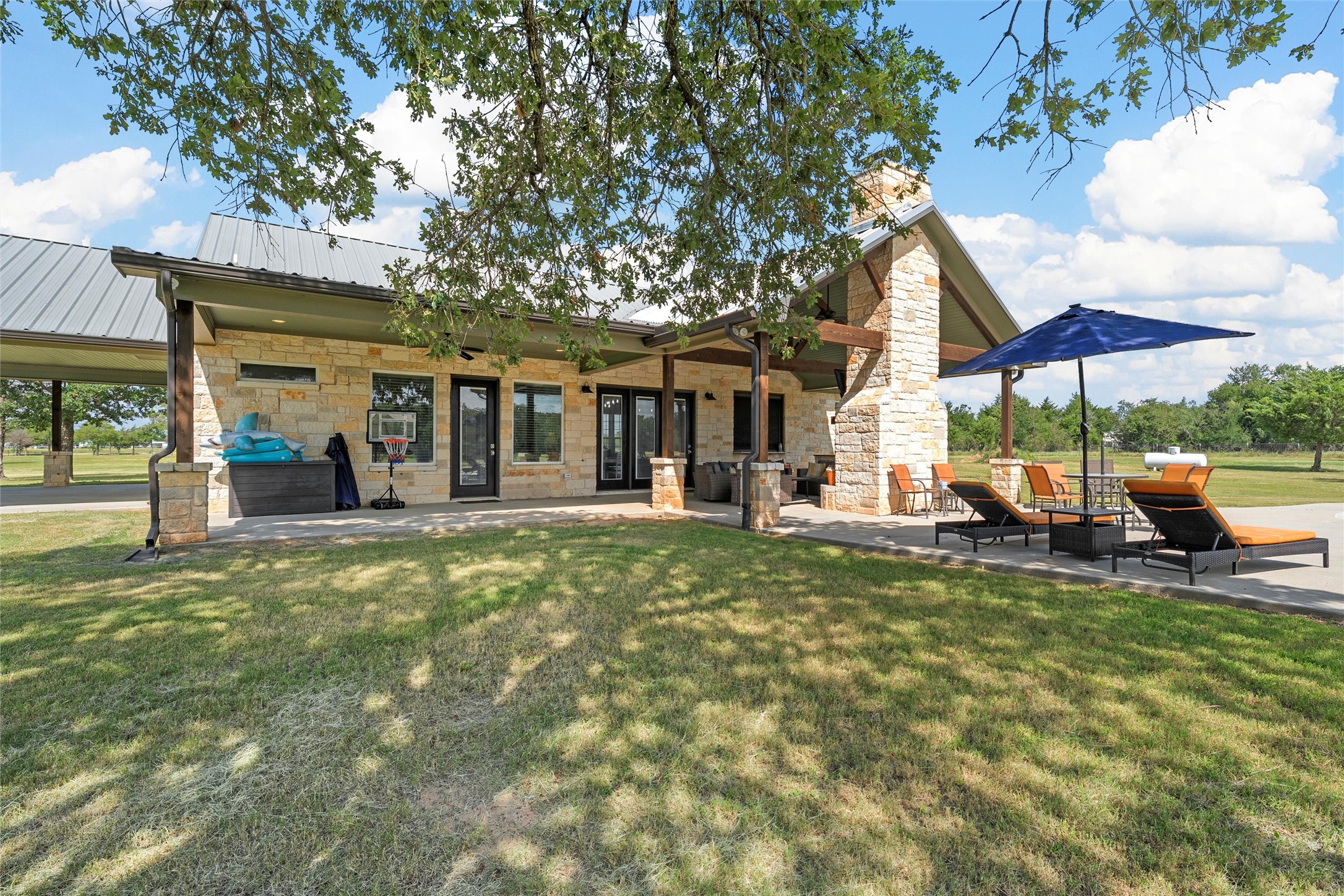 438 S Pleasant Hill Road