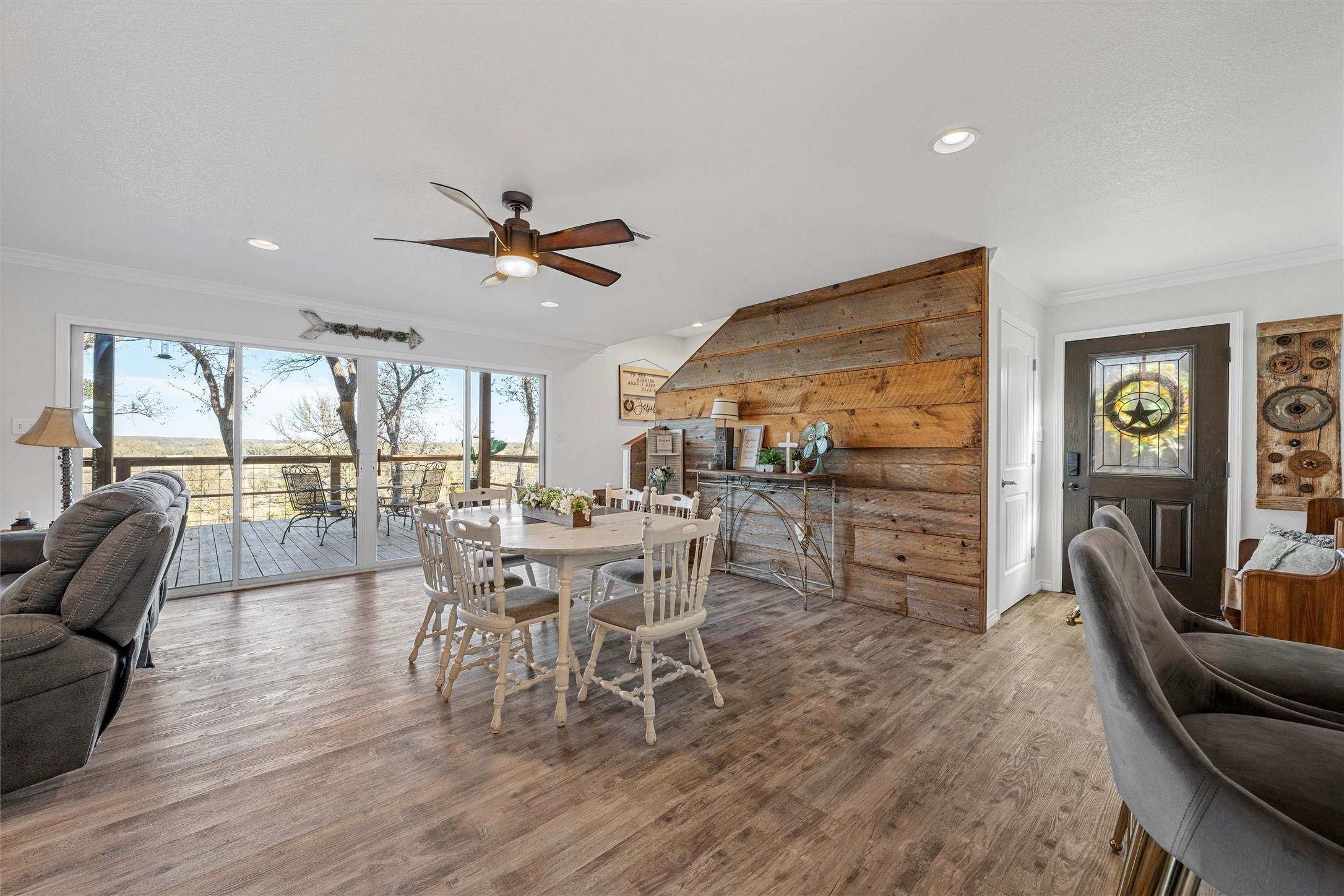 1307 Range Road