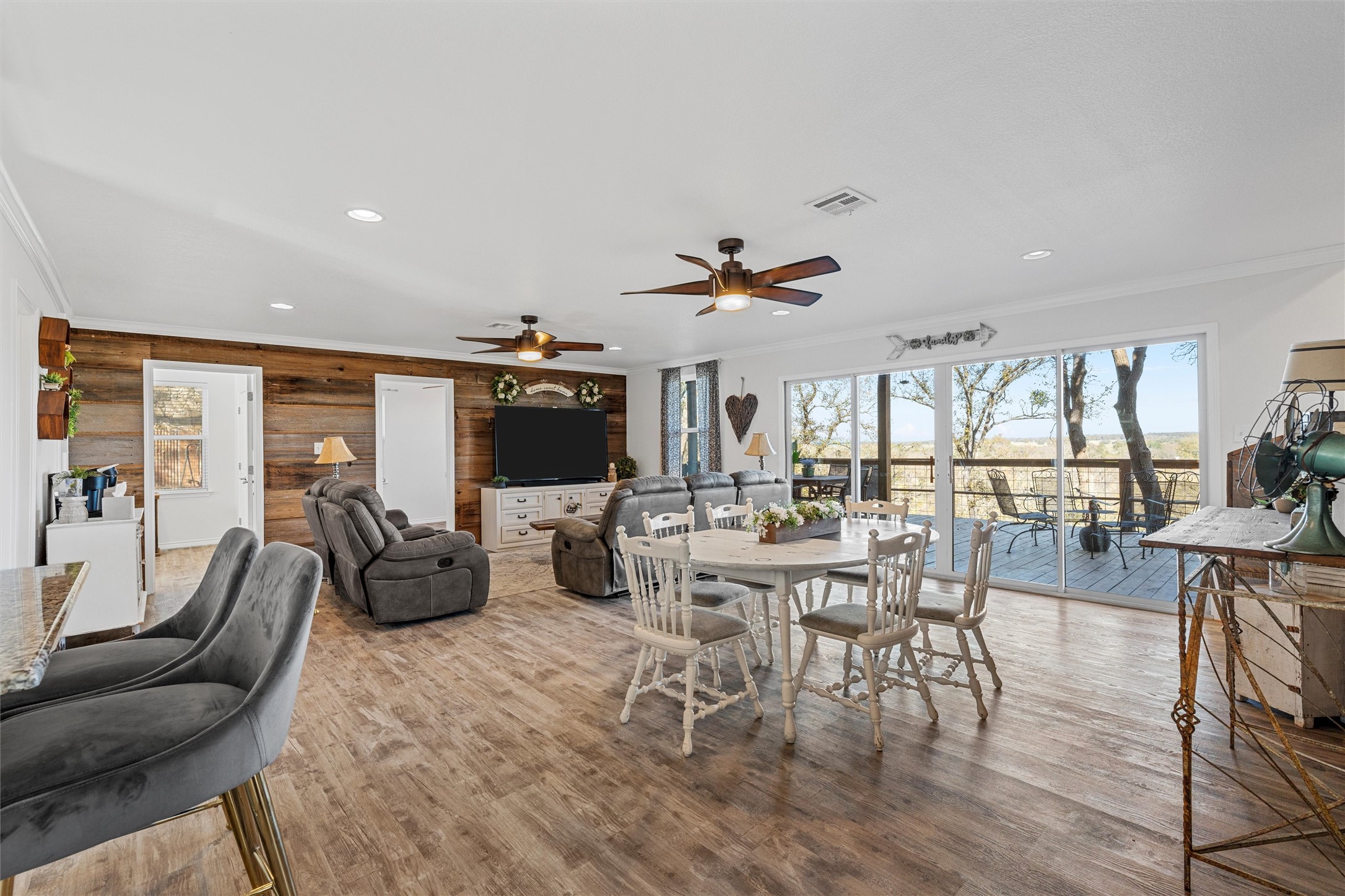 1307 Range Road