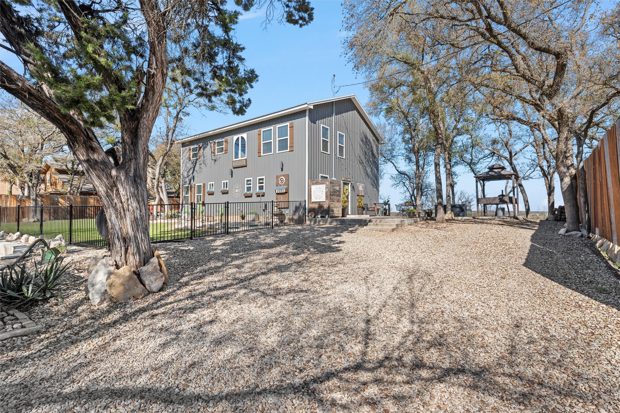 1307 Range Road