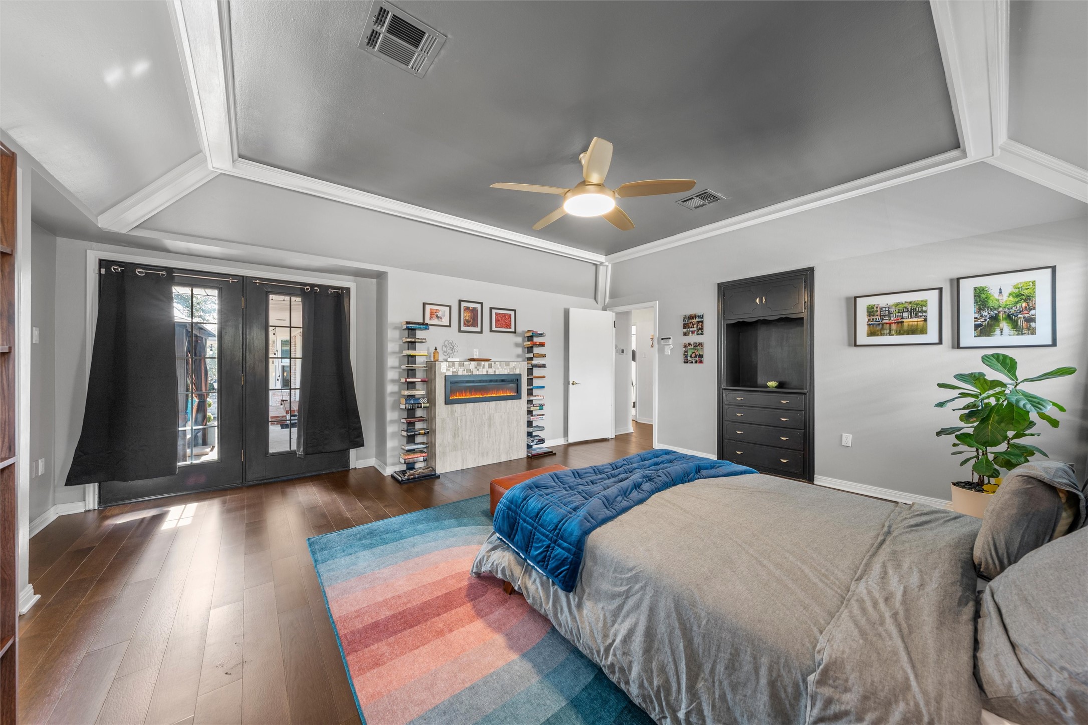 2717 Wooded Acres Drive