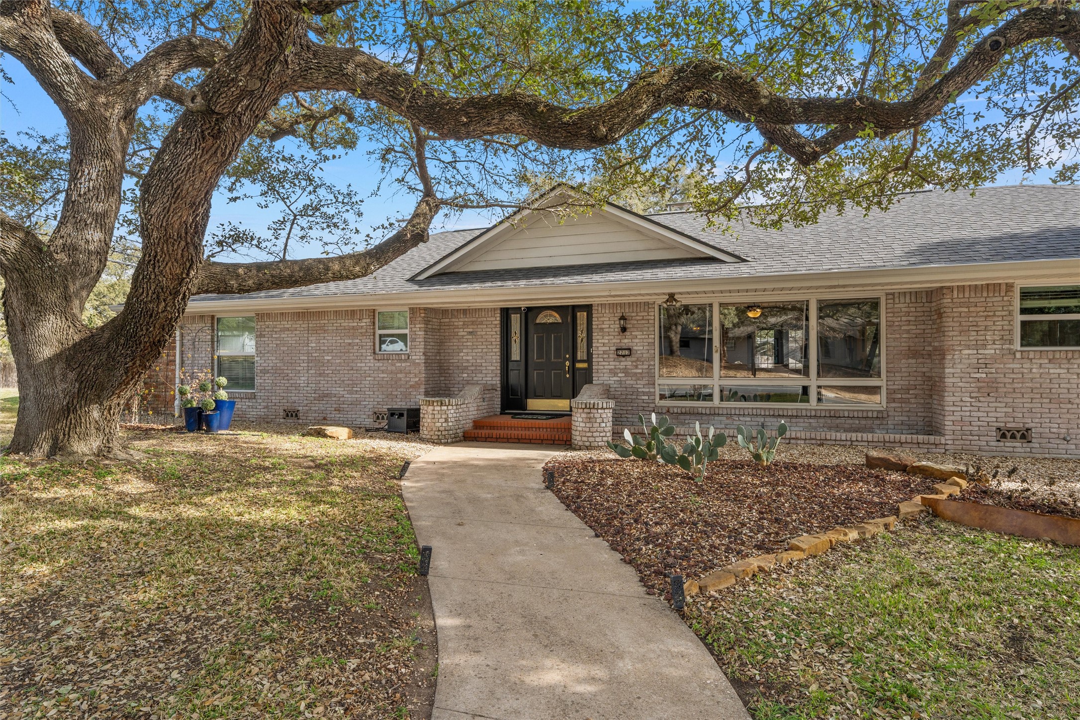 2717 Wooded Acres Drive