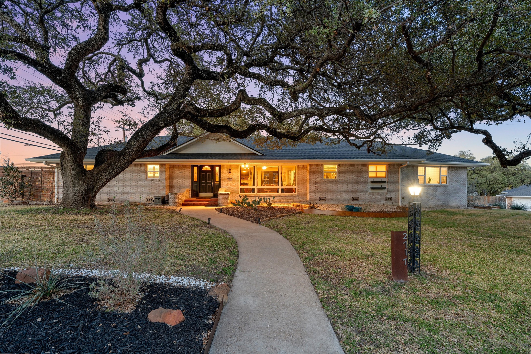 2717 Wooded Acres Drive