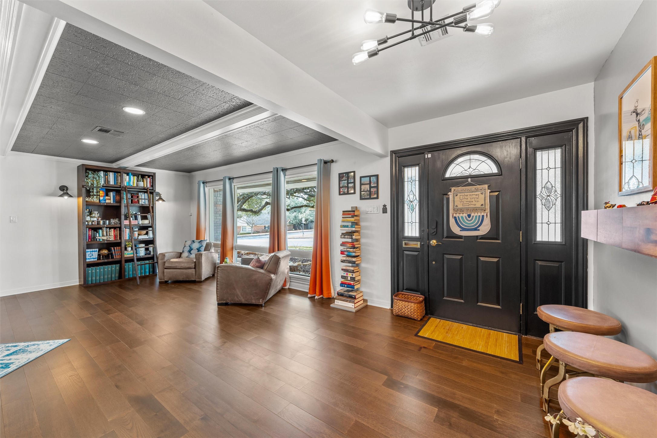 2717 Wooded Acres Drive