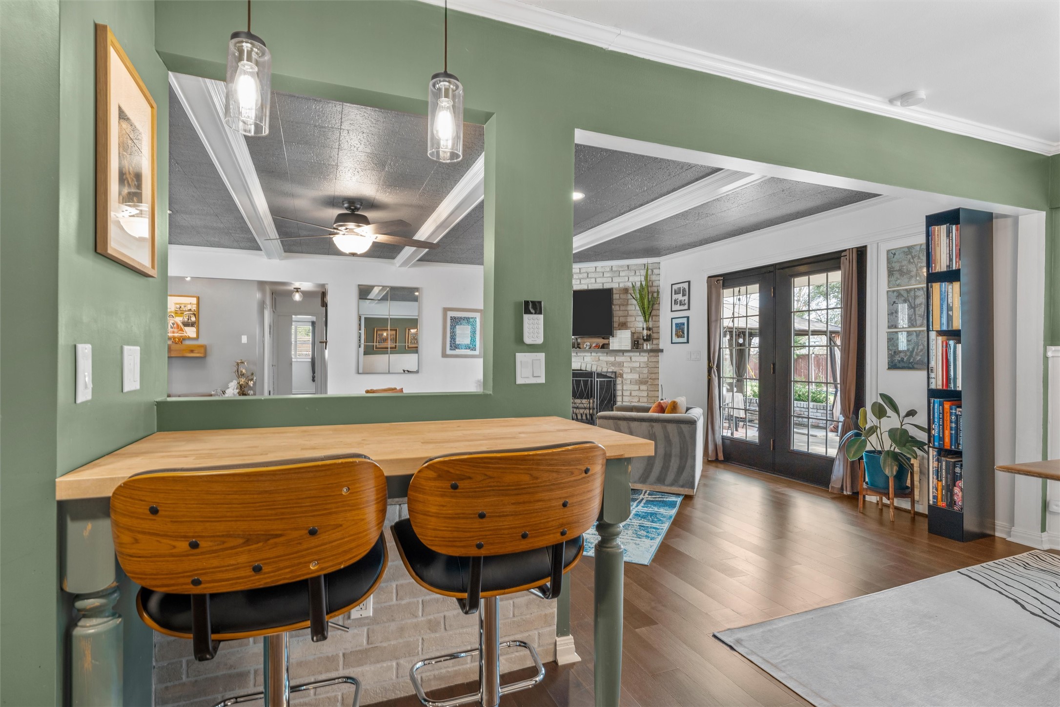 2717 Wooded Acres Drive