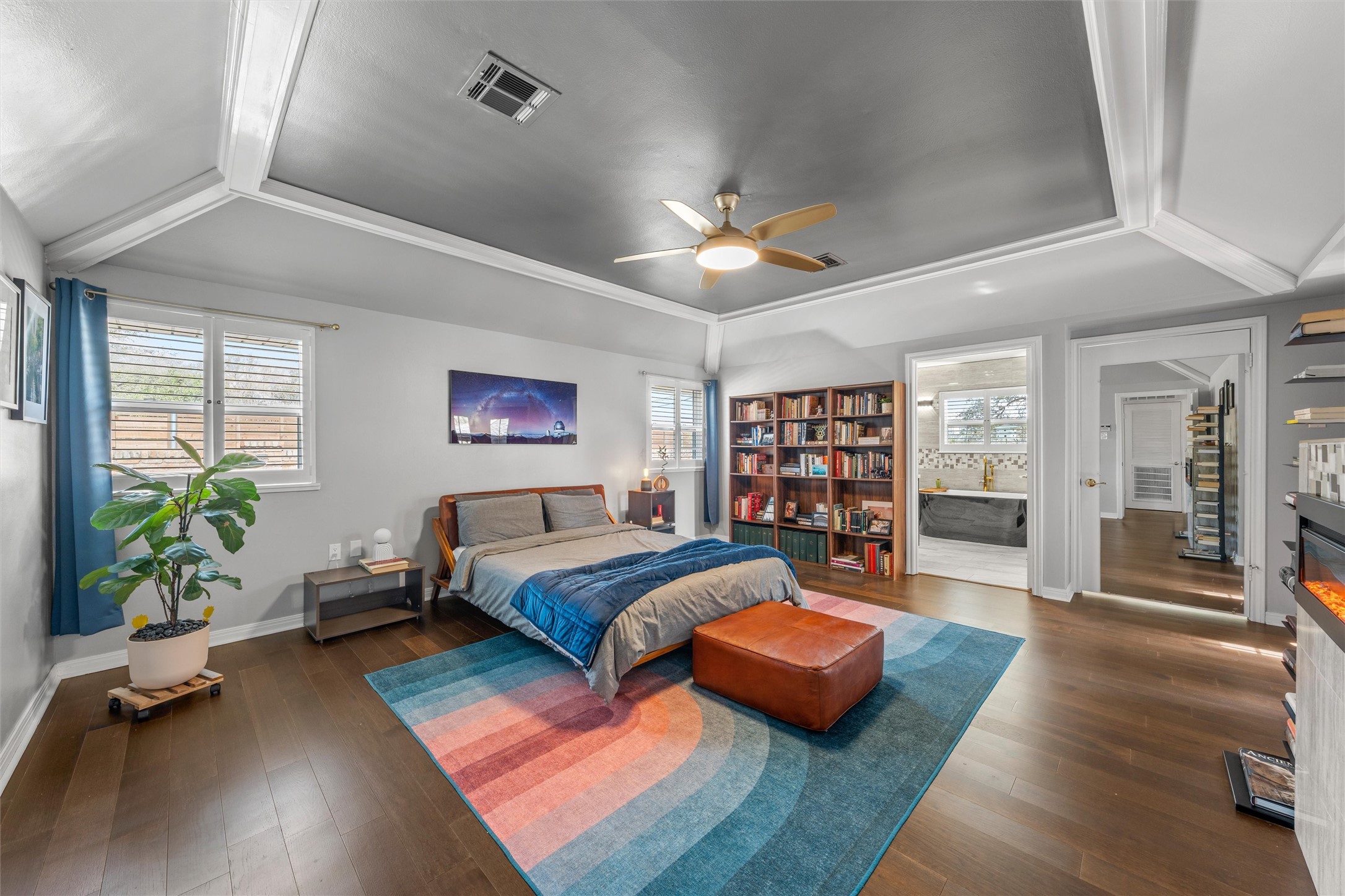 2717 Wooded Acres Drive