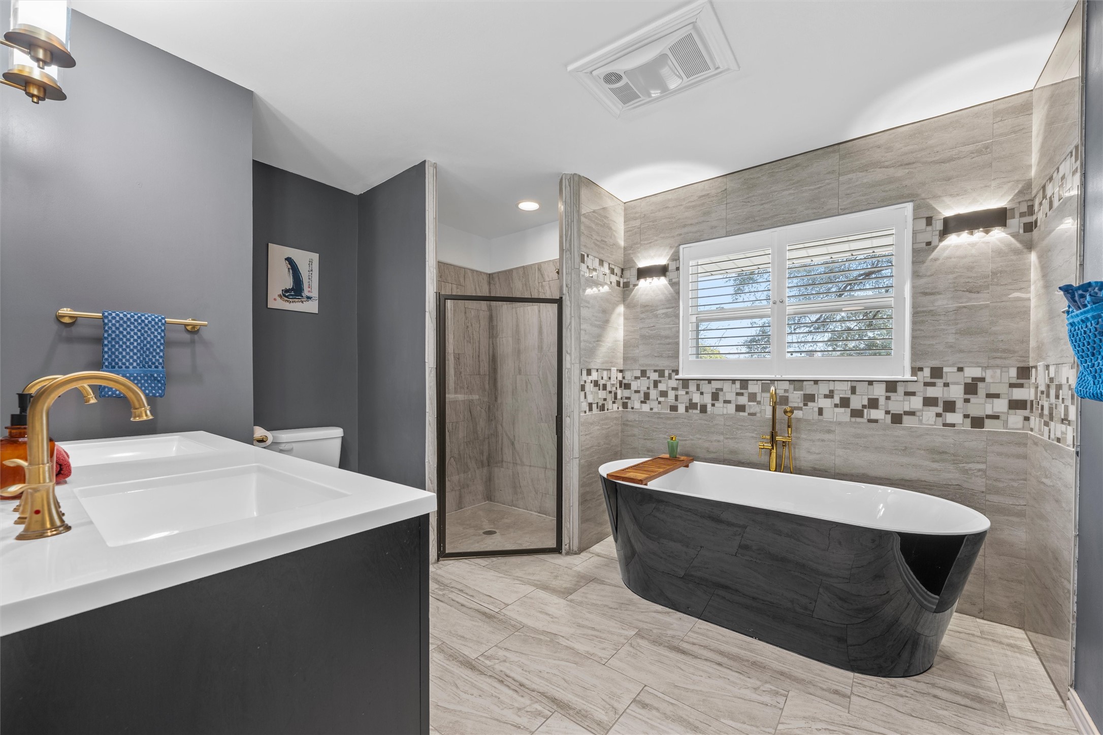2717 Wooded Acres Drive