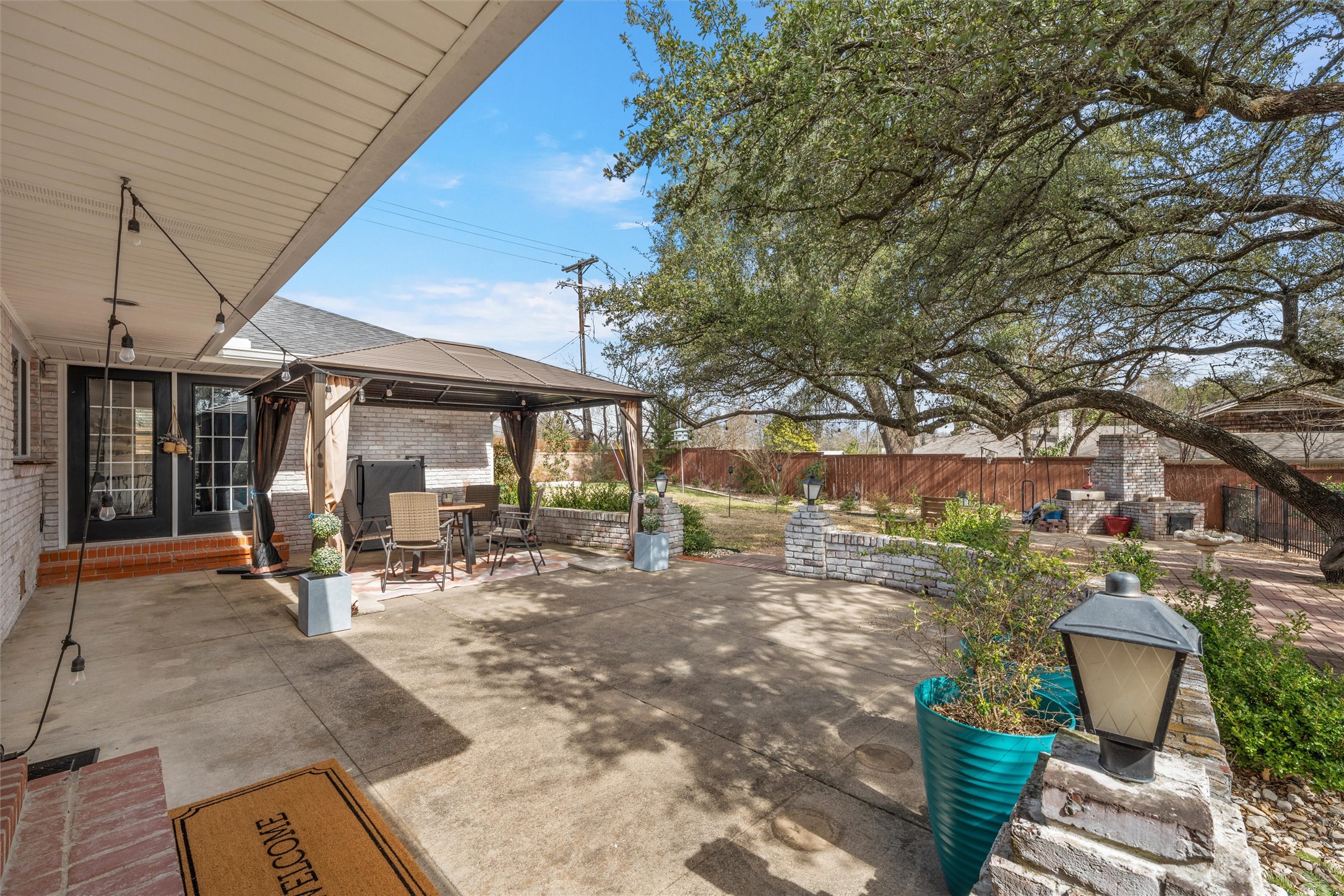 2717 Wooded Acres Drive