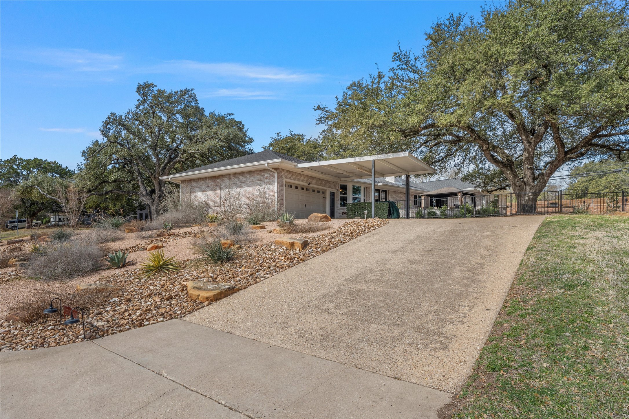 2717 Wooded Acres Drive