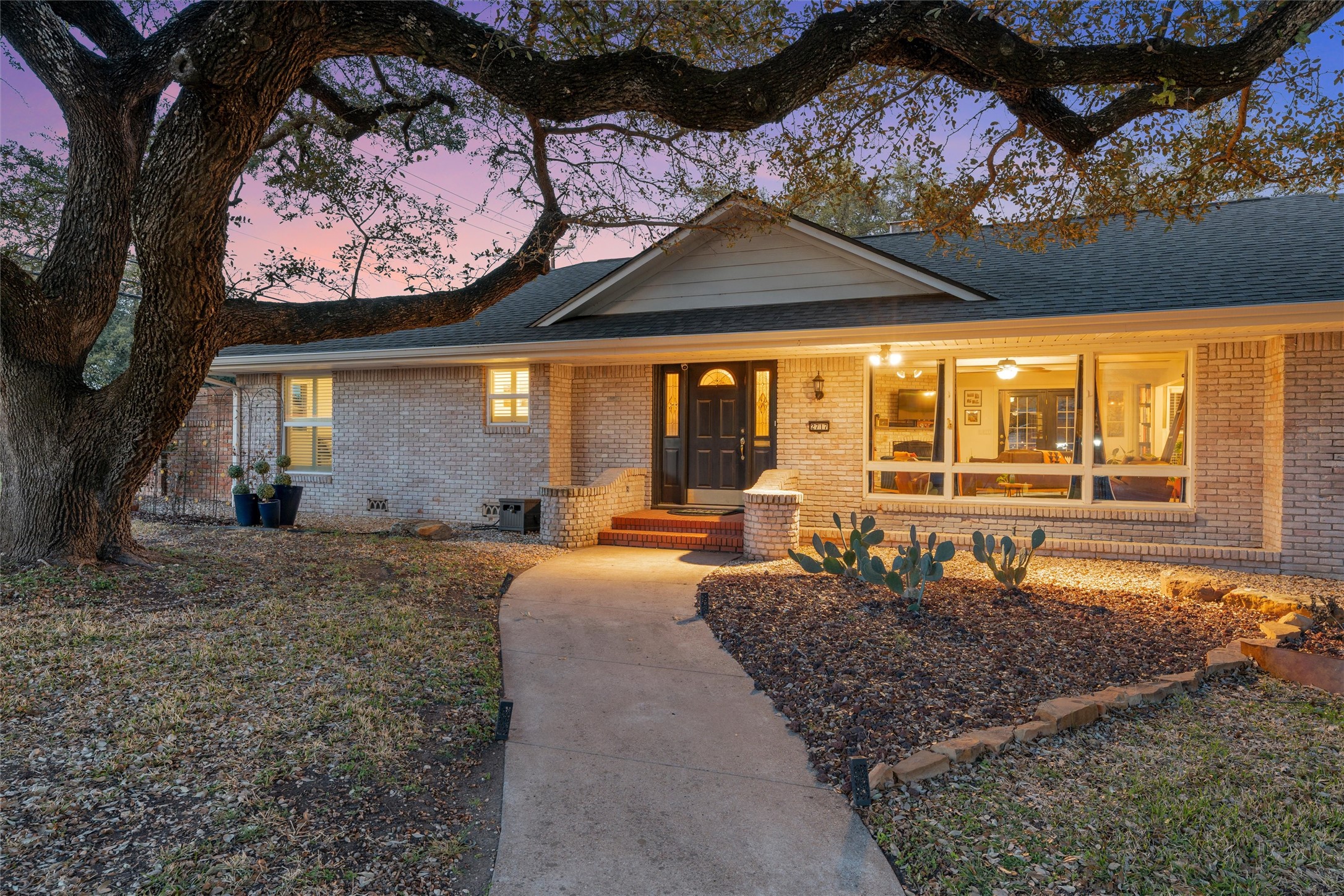 2717 Wooded Acres Drive