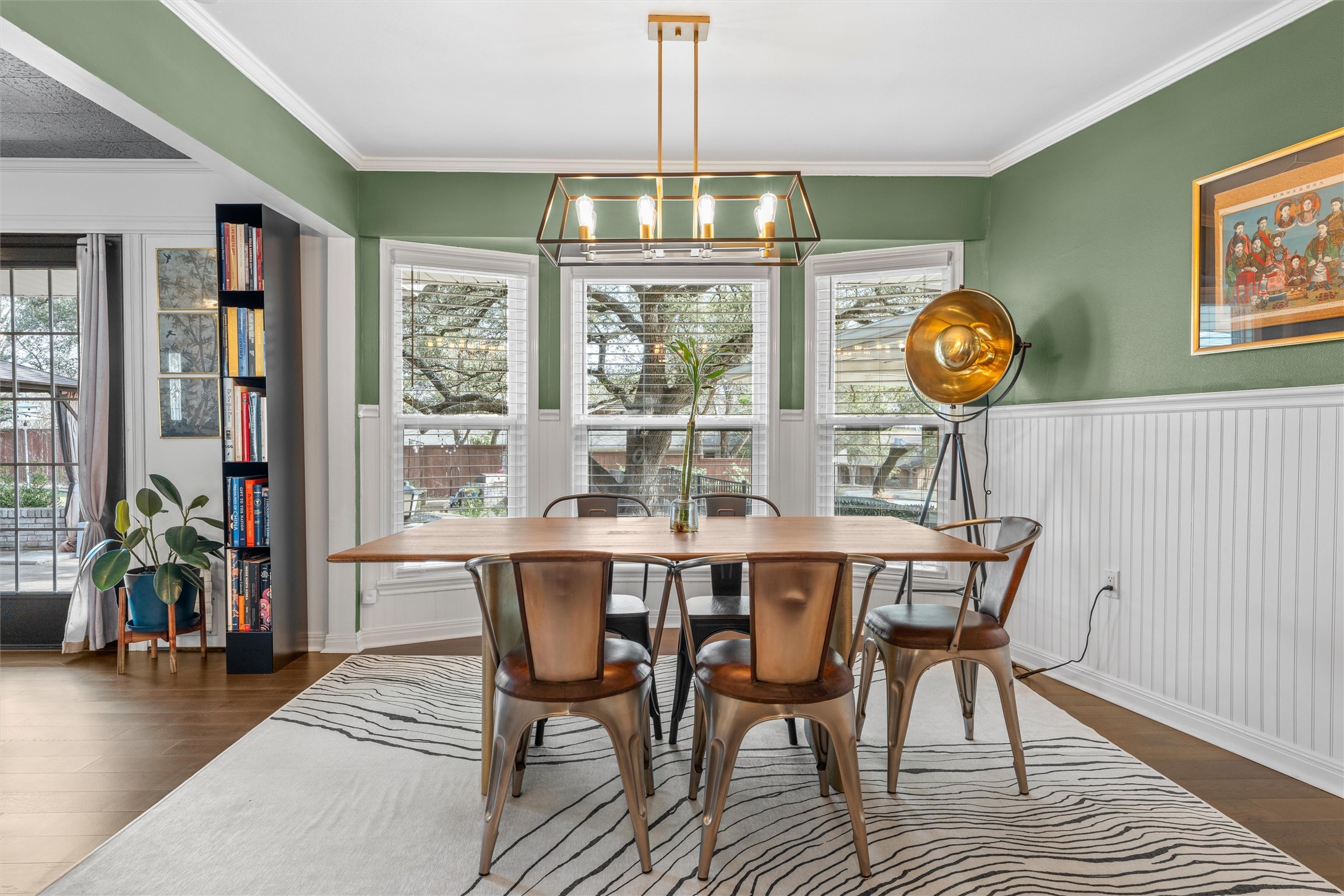 2717 Wooded Acres Drive