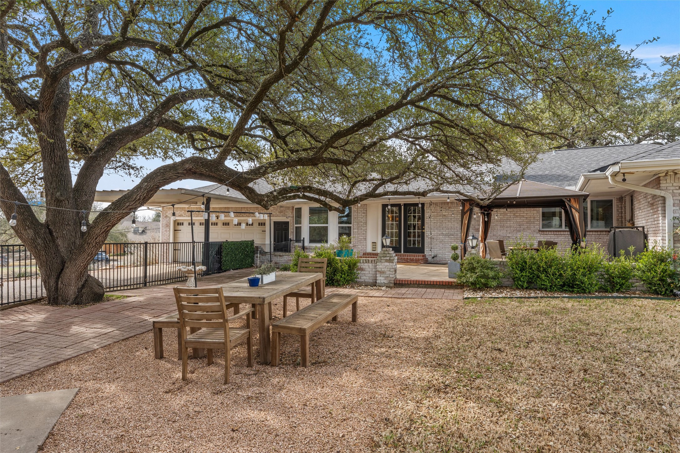 2717 Wooded Acres Drive