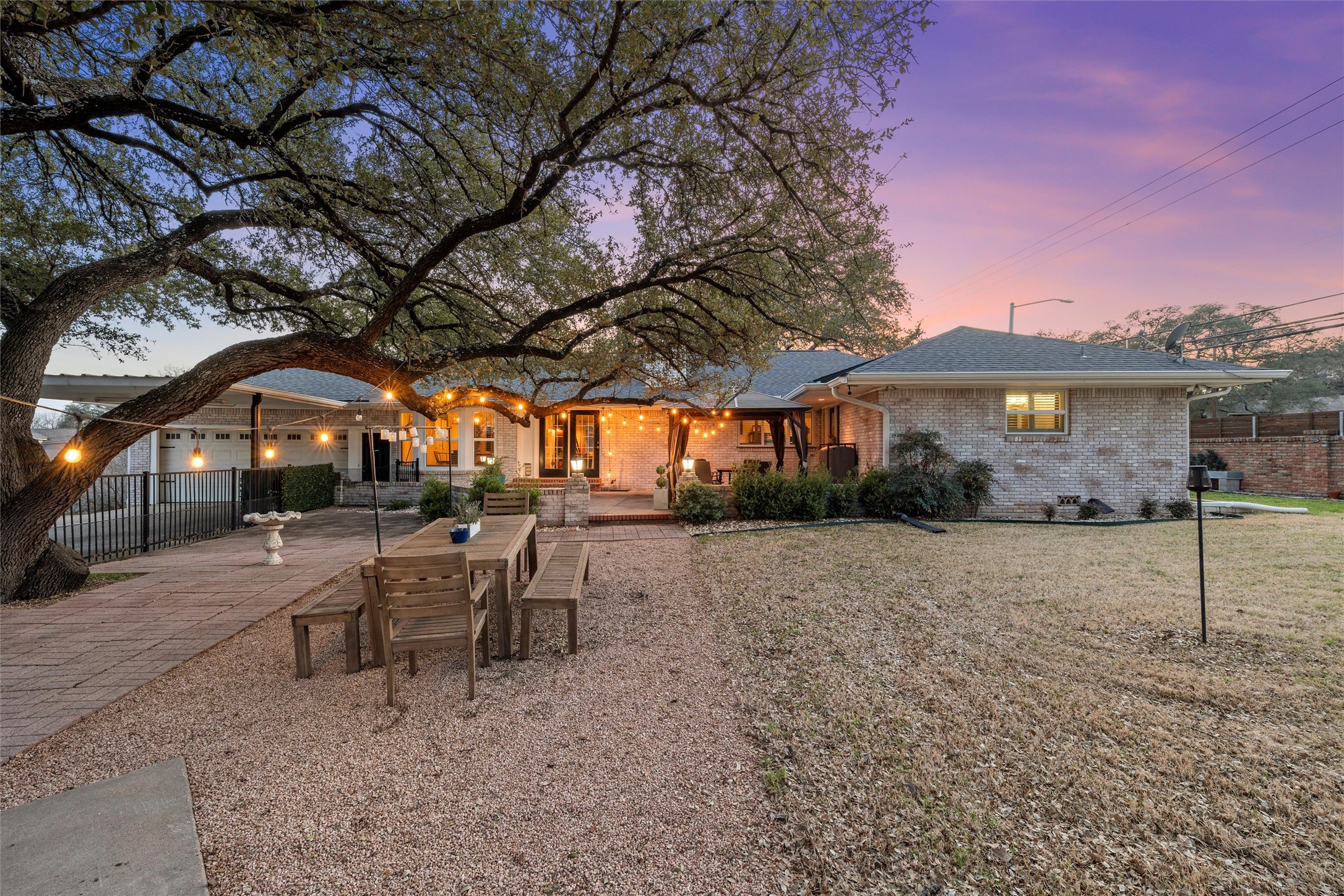 2717 Wooded Acres Drive