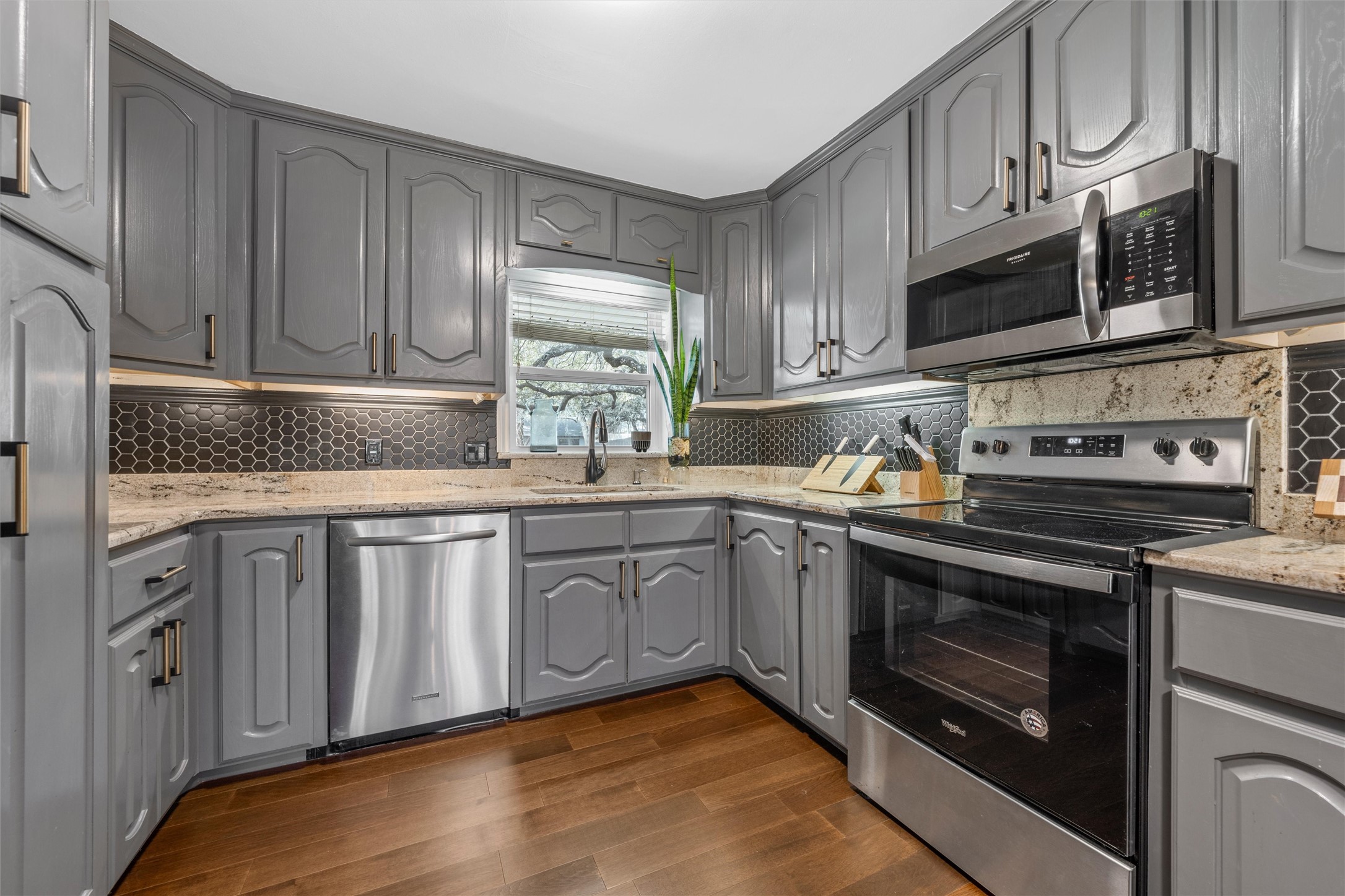 2717 Wooded Acres Drive