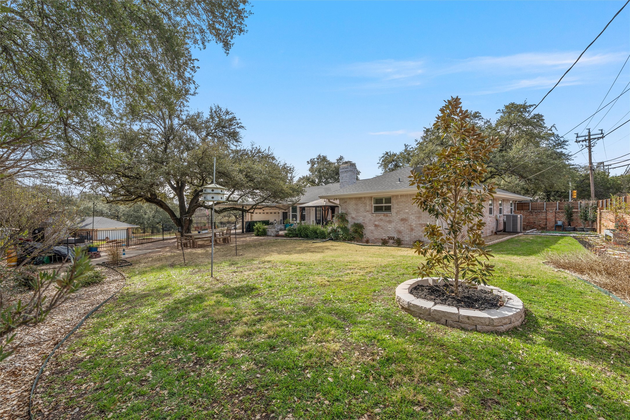 2717 Wooded Acres Drive