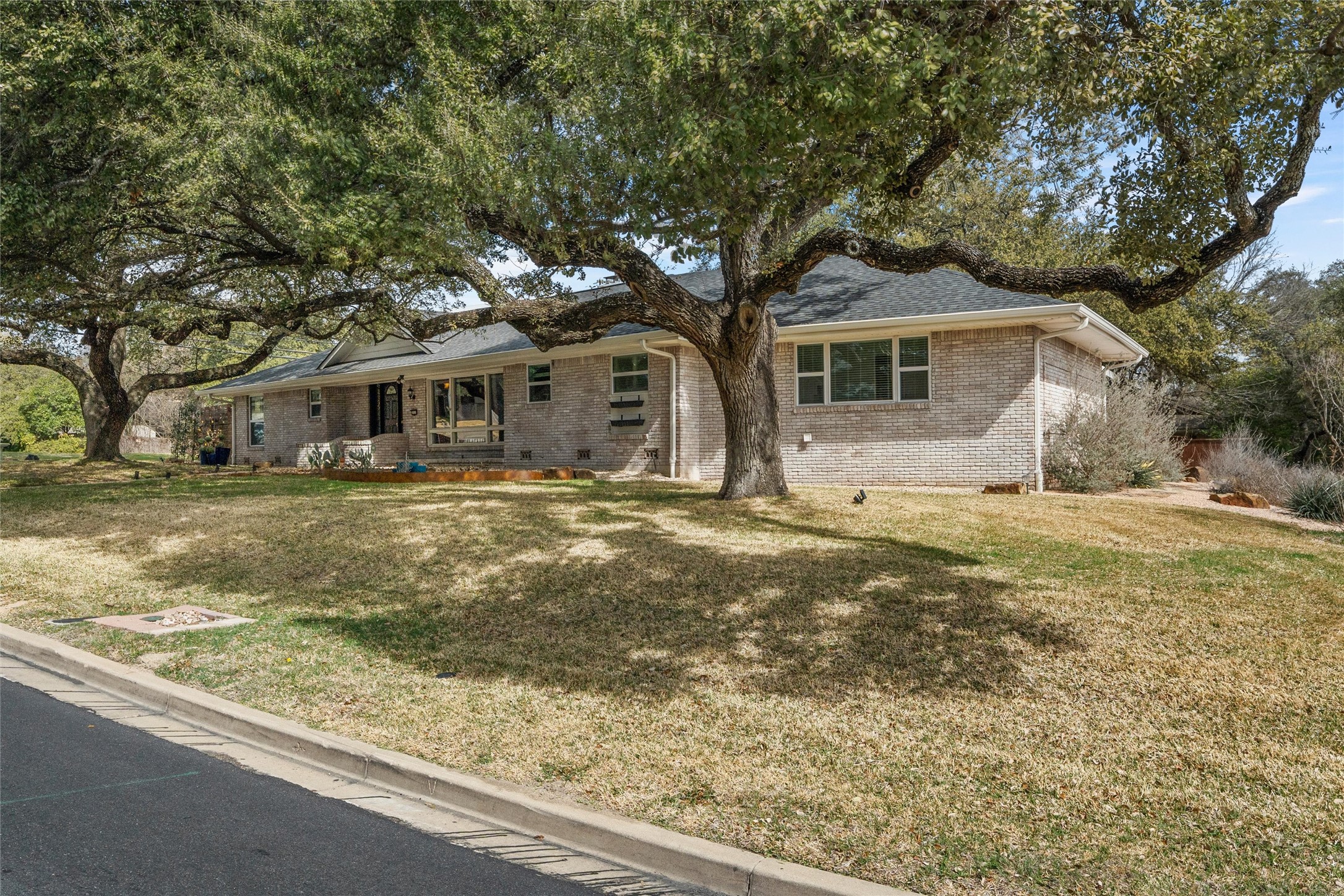 2717 Wooded Acres Drive