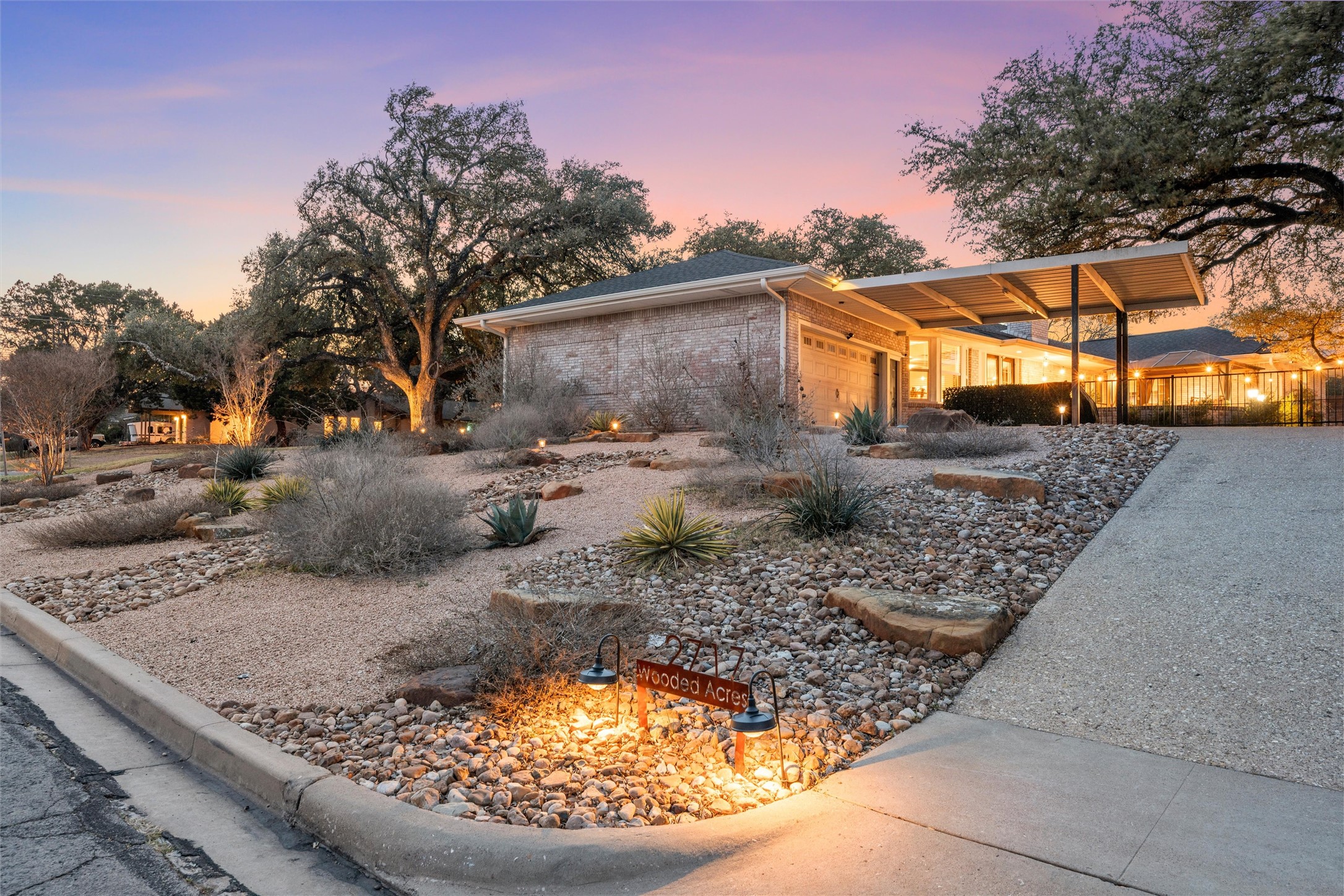 2717 Wooded Acres Drive