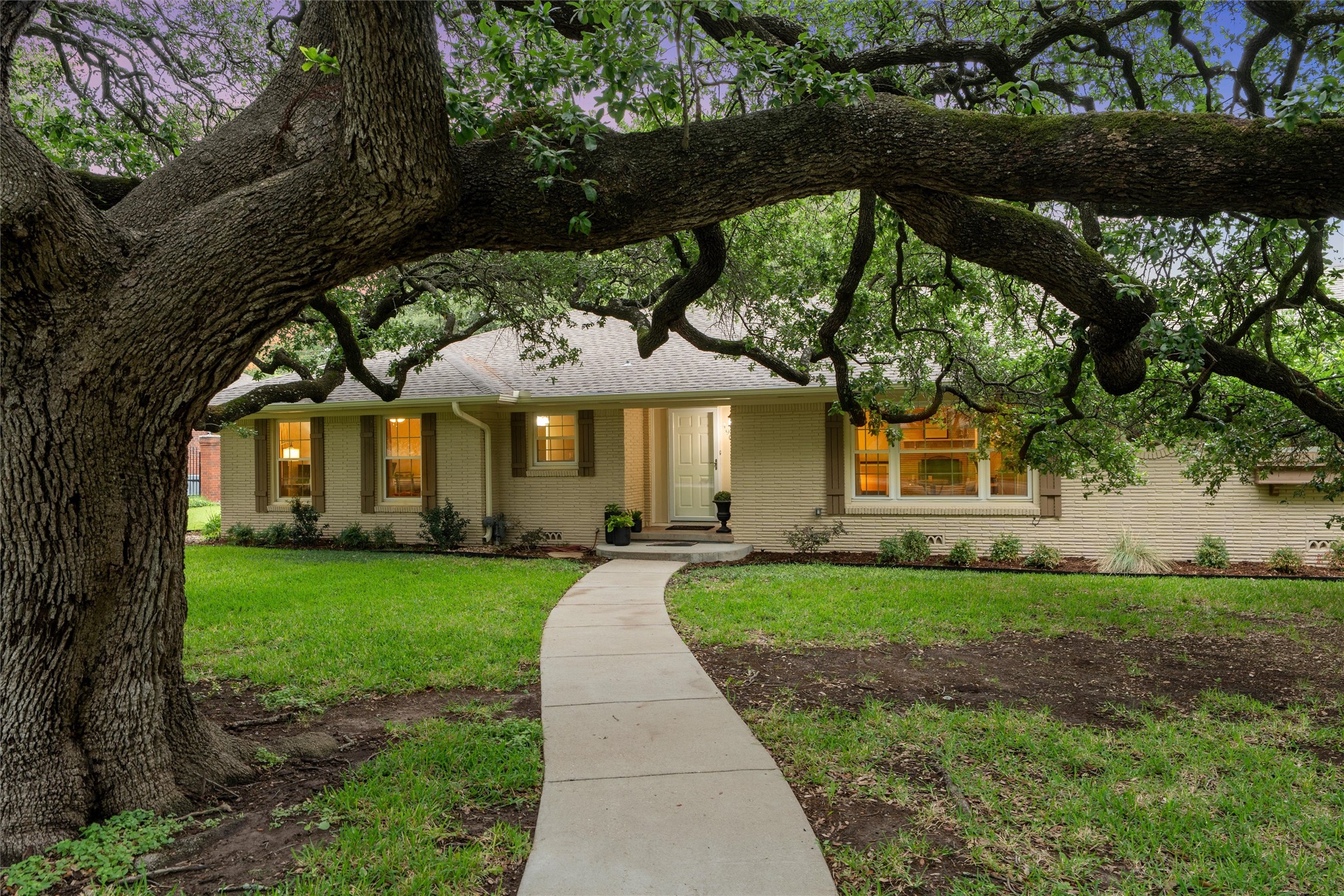 4901 Meadow Wood Drive