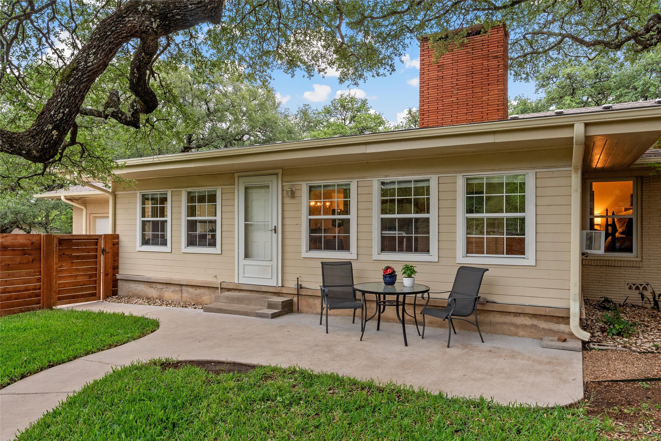 4901 Meadow Wood Drive