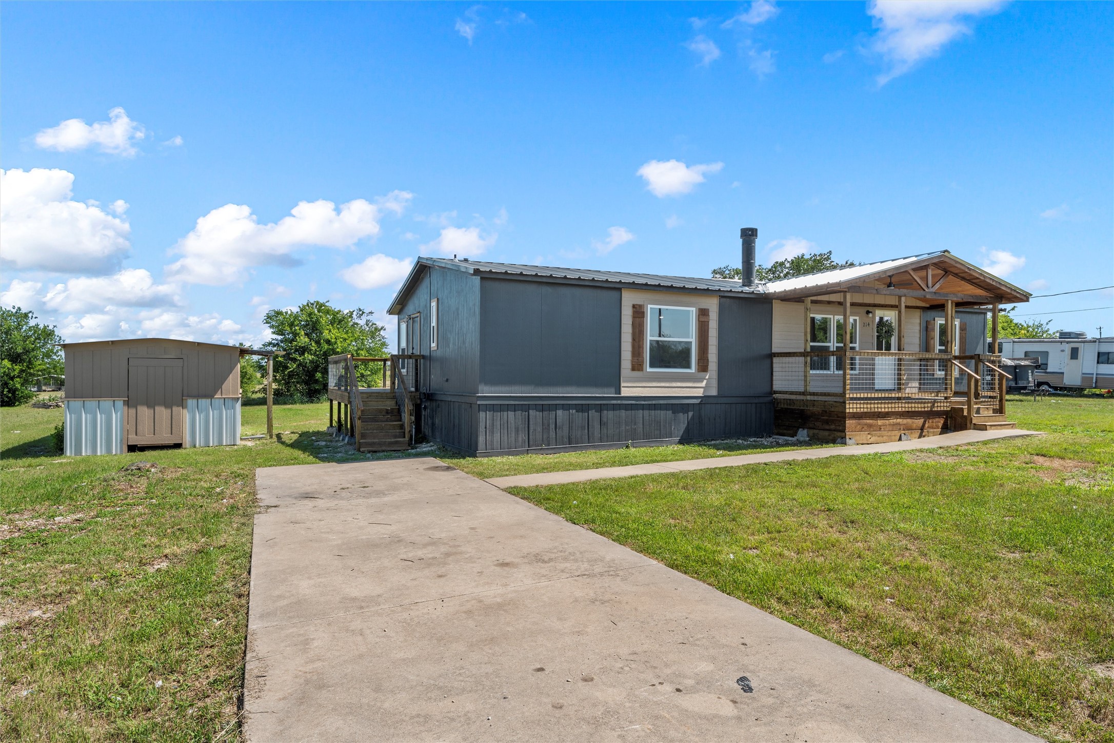 214 Bluebonnet Ridge