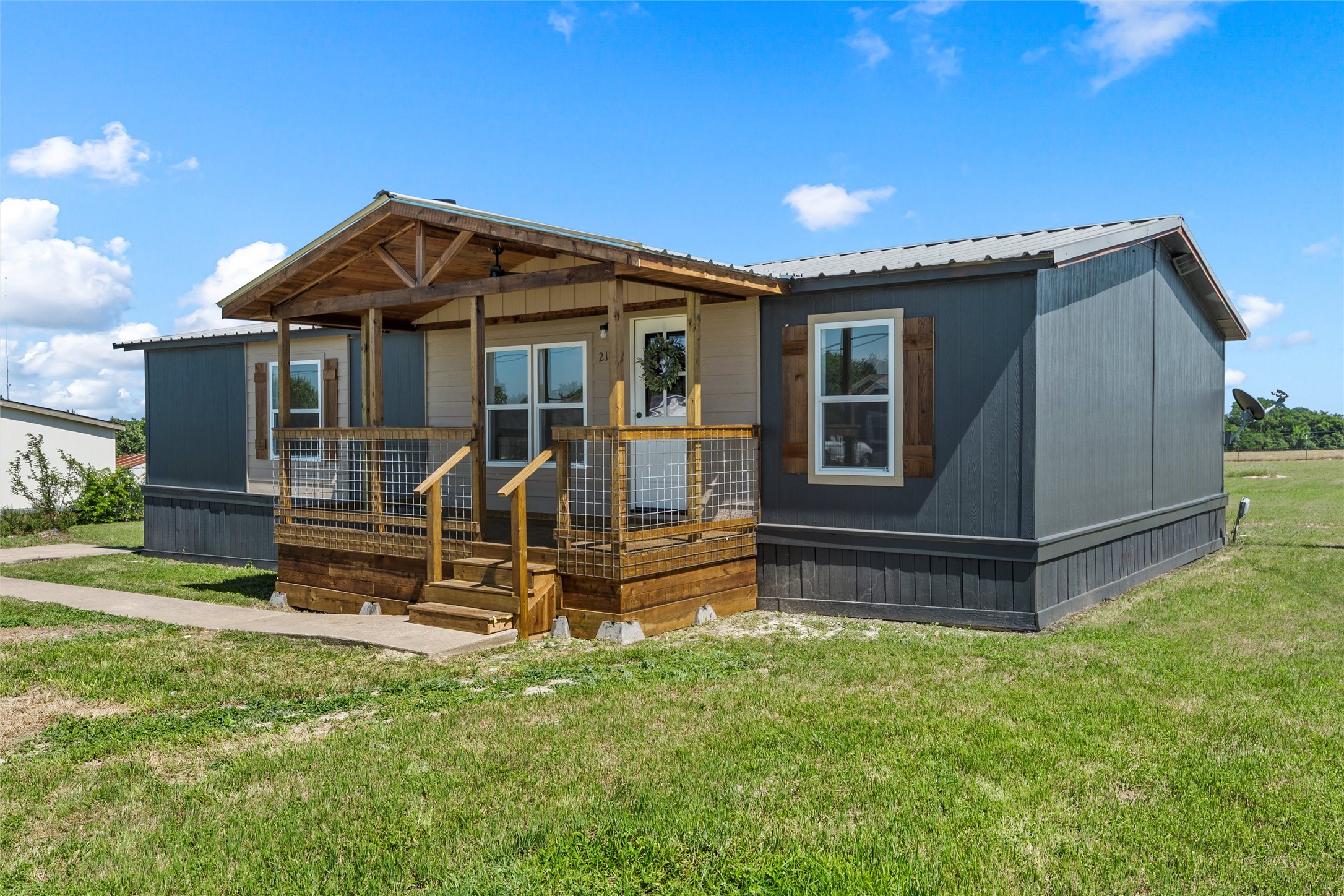 214 Bluebonnet Ridge