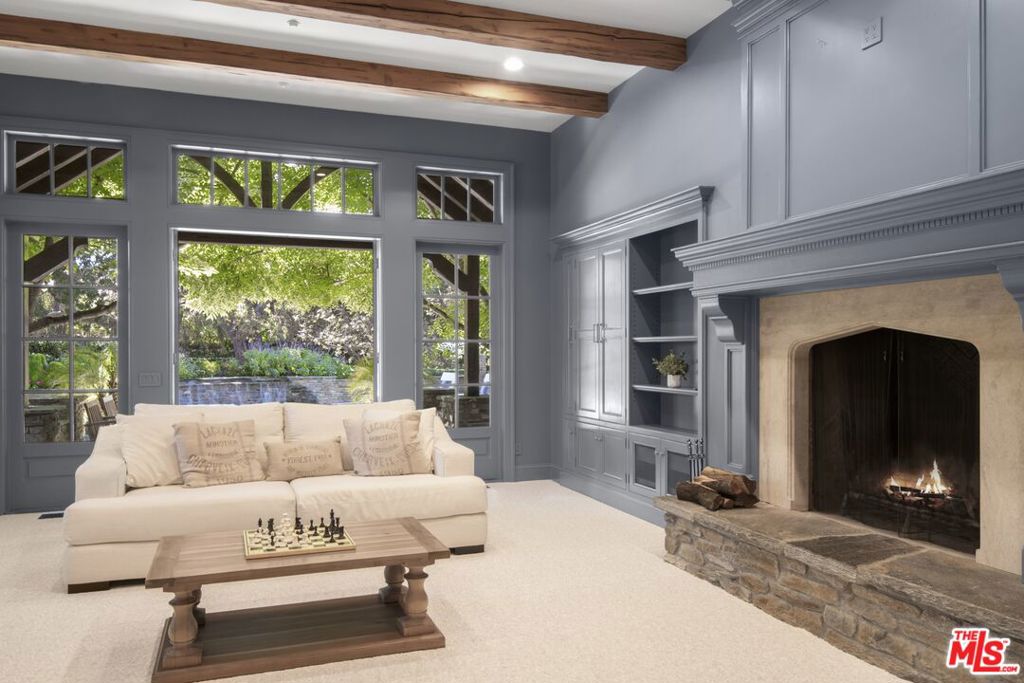 4163 Oak Place Drive