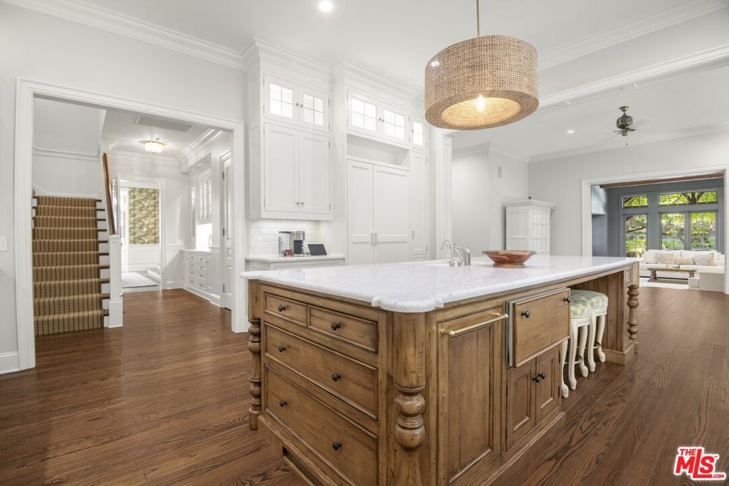 4163 Oak Place Drive